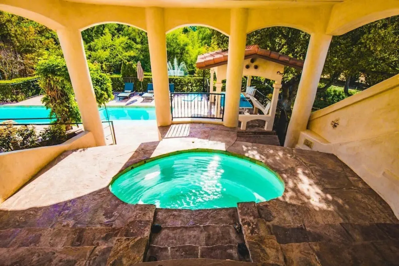 De Luz by AvantStay | Sleeps 24 | 5 Acre Estate w/ Lake & Orange Groves