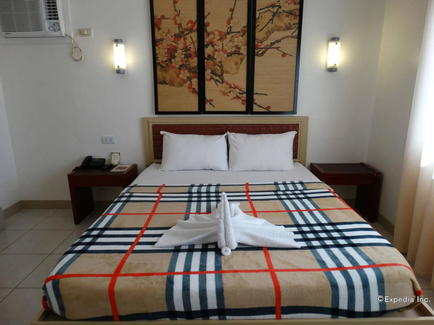 Sun Avenue Tourist Inn & Cafe