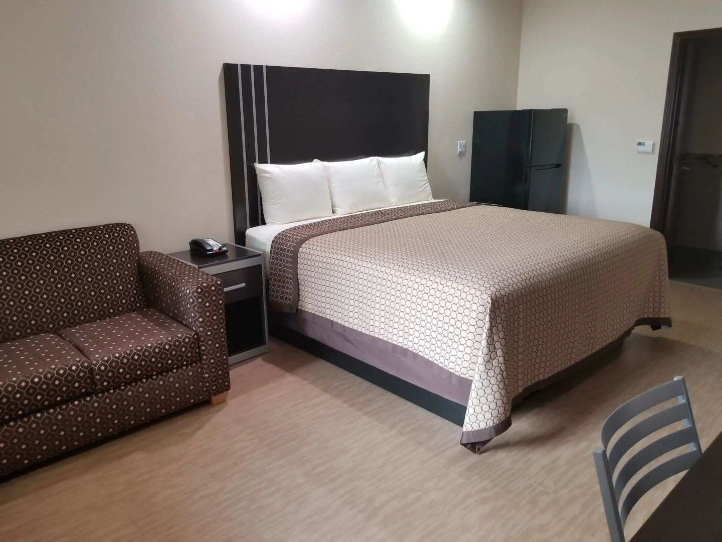 Scottish Inns & Suites