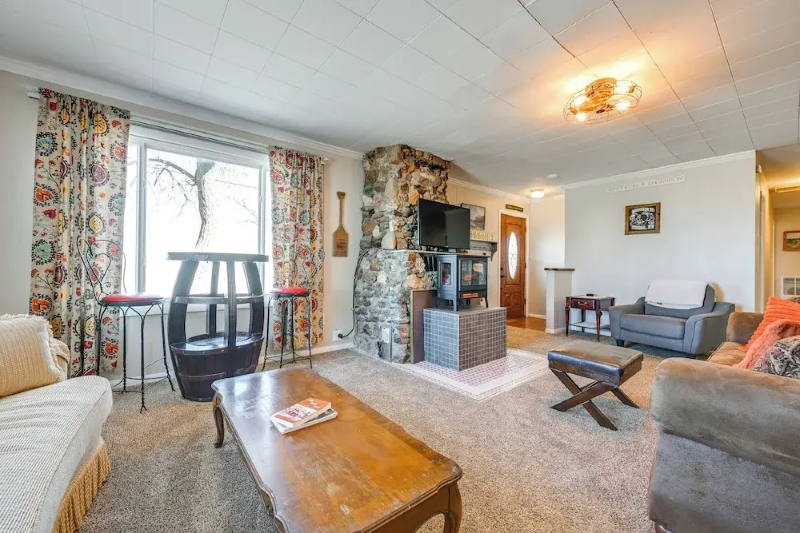 8 Mi to Hiking: Home w/ Patio in Dtwn Pioche