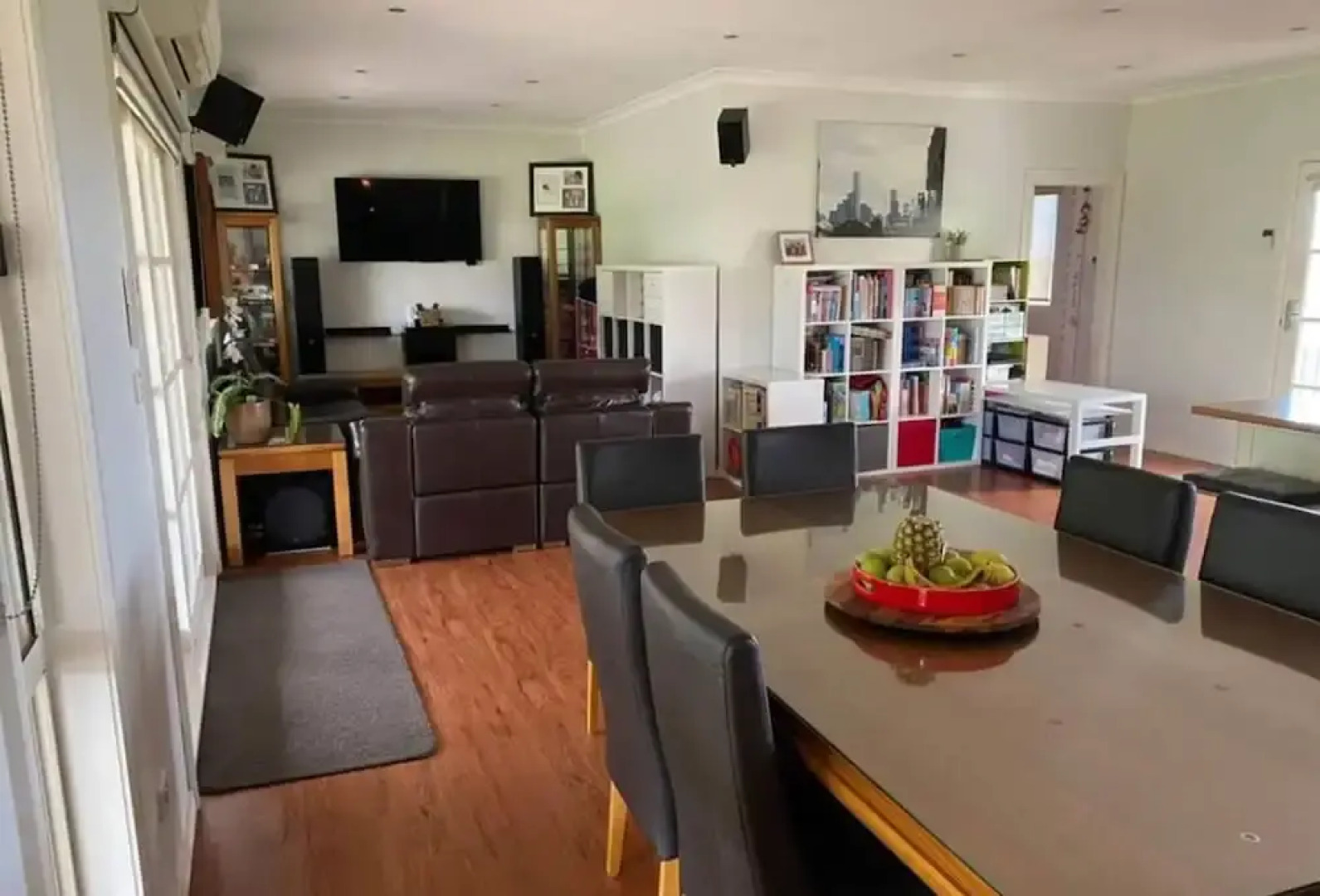 Killy Dora Beachside Escape Pet Wheelchair Friendly A Modern Coastal Retreat With Accessibility in Mind