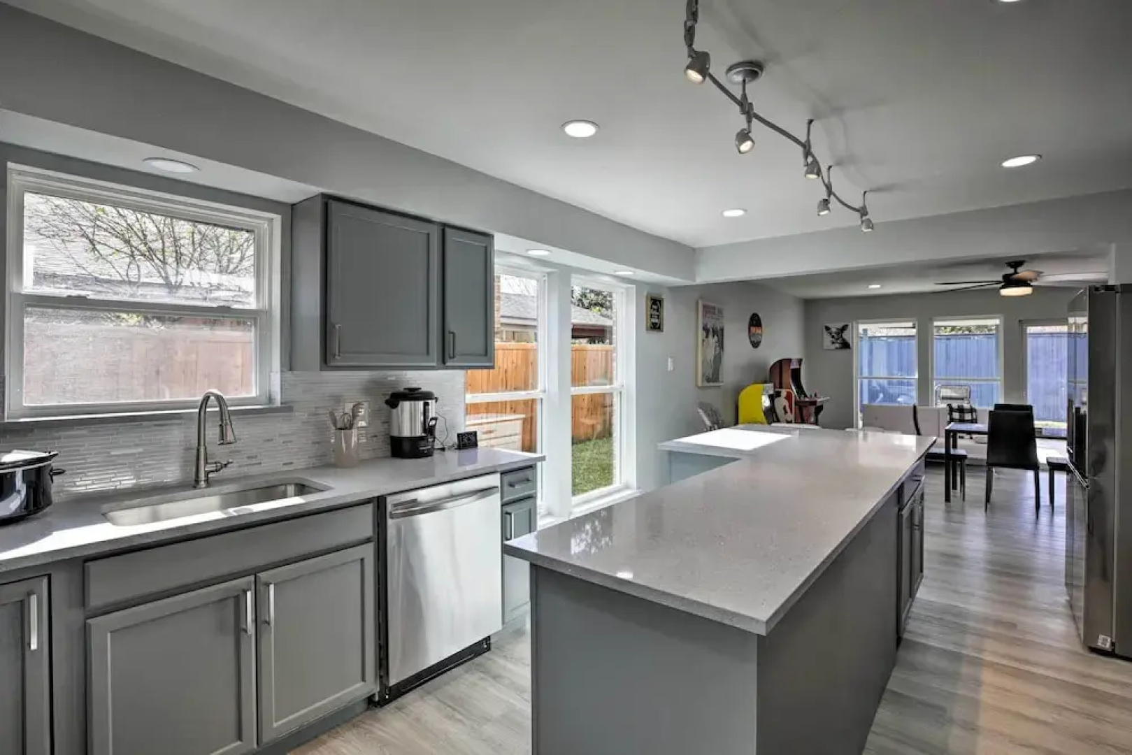 17 Mi to Dallas: Richardson Home w/ Hot Tub