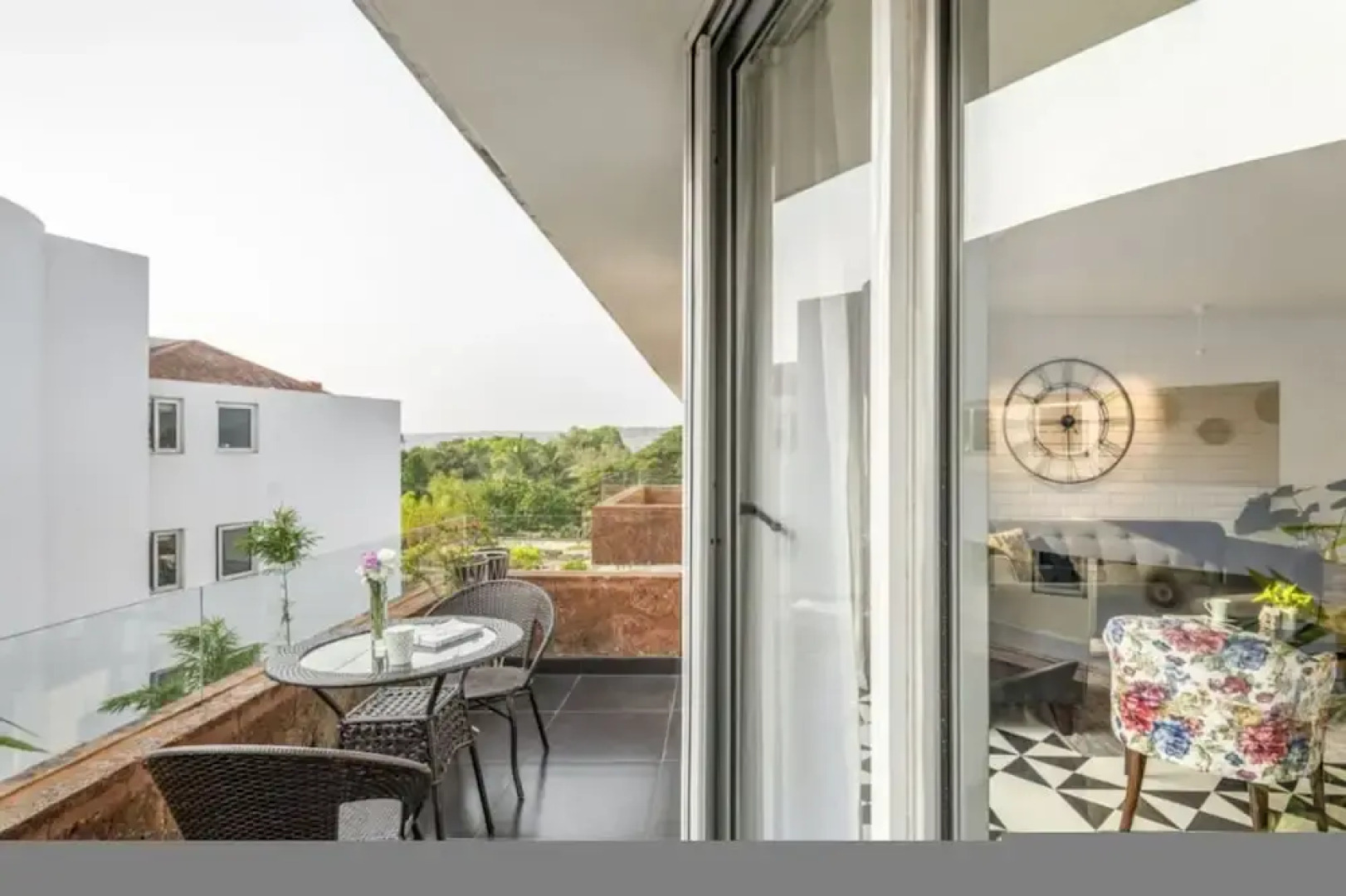 El Arbol by Hireavilla-2br w Rooftop Pool in Nerul