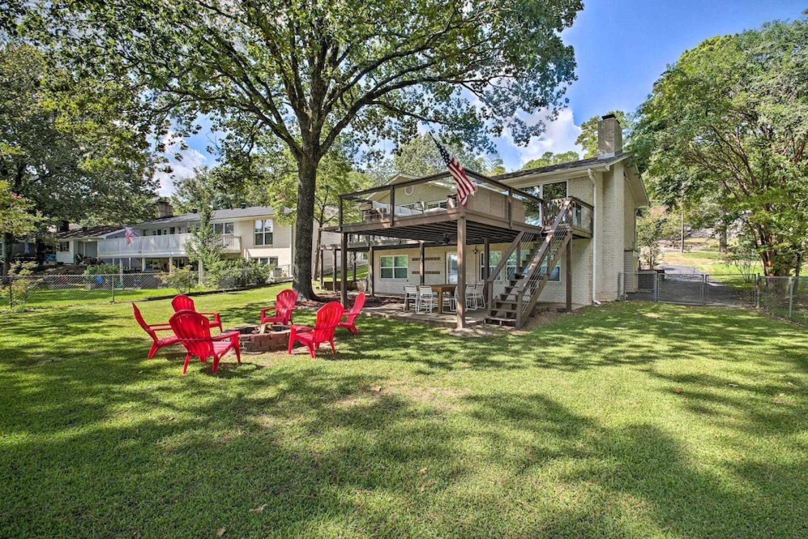 Deck, Fire Pit: Waterfront Lake Hamilton Home