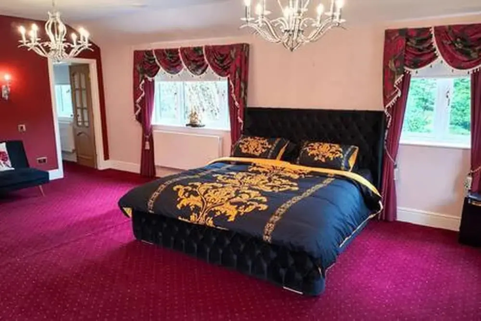 Stratford 4 BR Family Mansion With Pool, Gym & BBQ