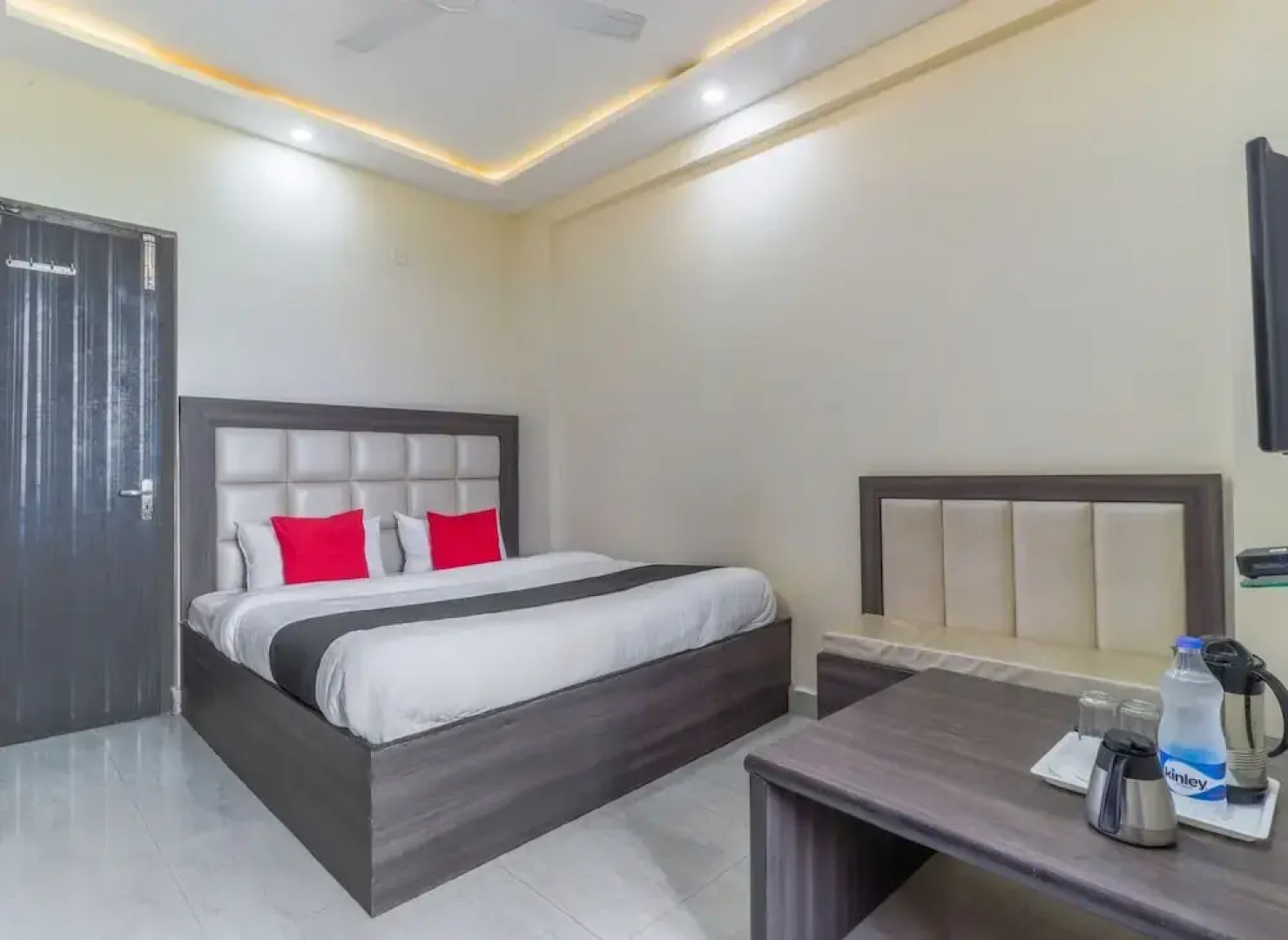 Hotel Mahadev Regency Kanpur