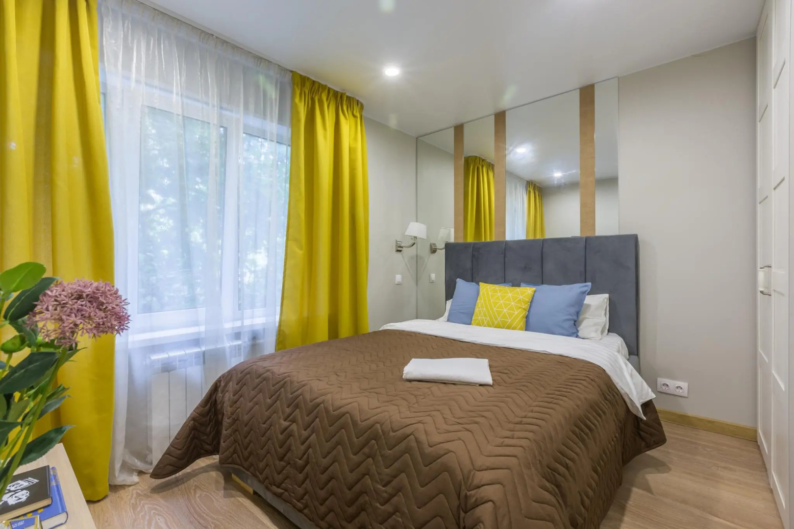 Kvart-Hotel (Кварт-Отель) в микрорайоне Дзержинец