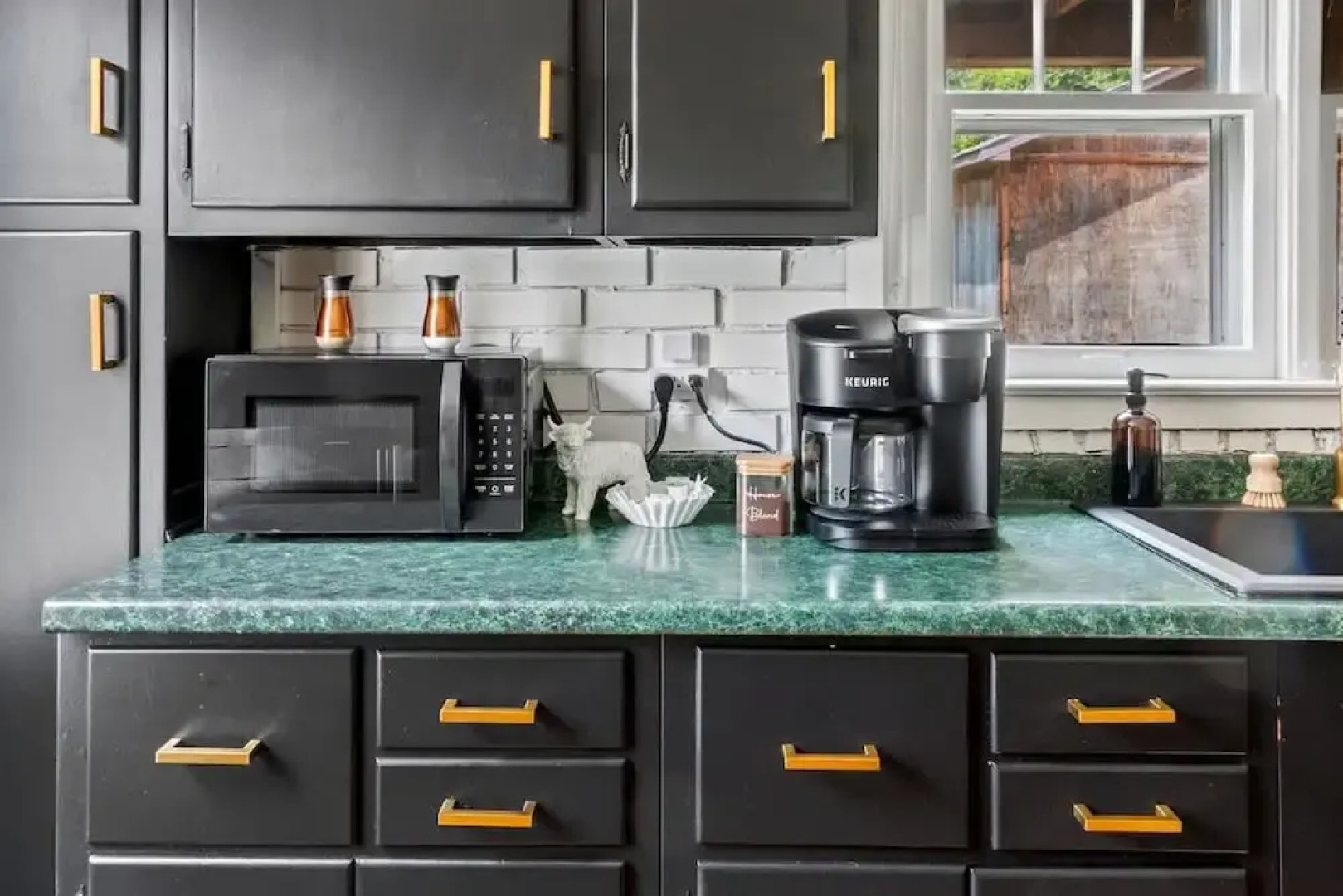 Prime Location Clean Top Rated Free Parking