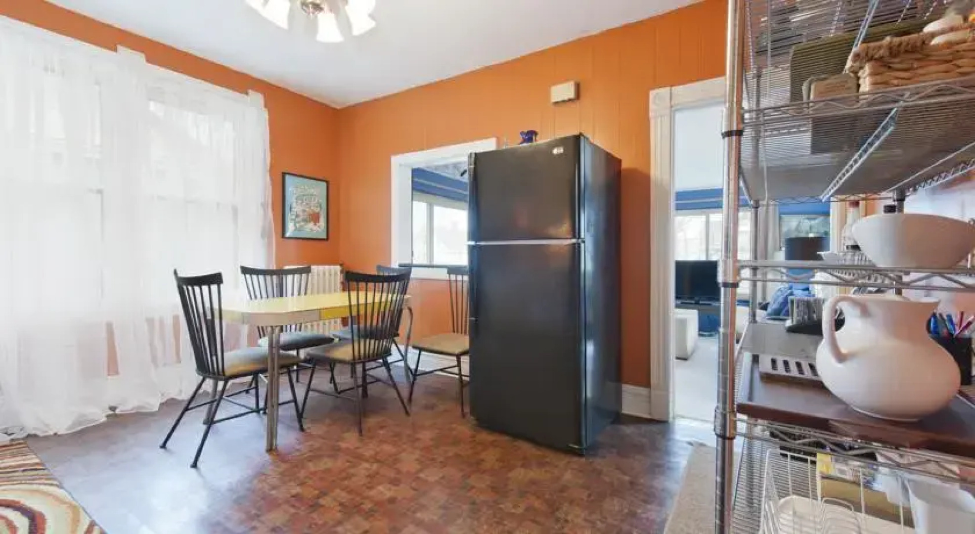 S&J Uptown Downtown Chain Of Lakes Art Museum