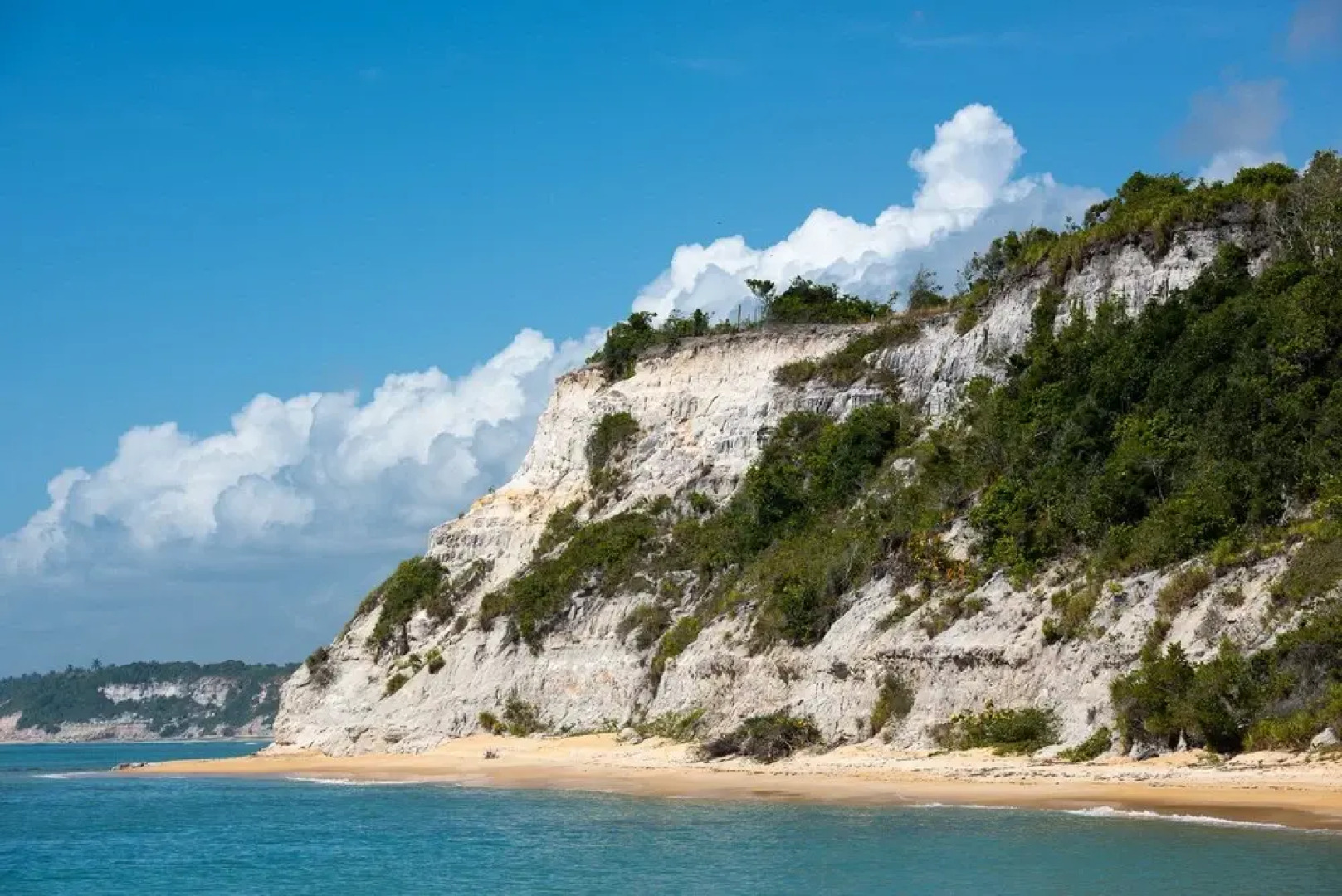 Em condomínio fechado com segurança: Vila do Outeiro