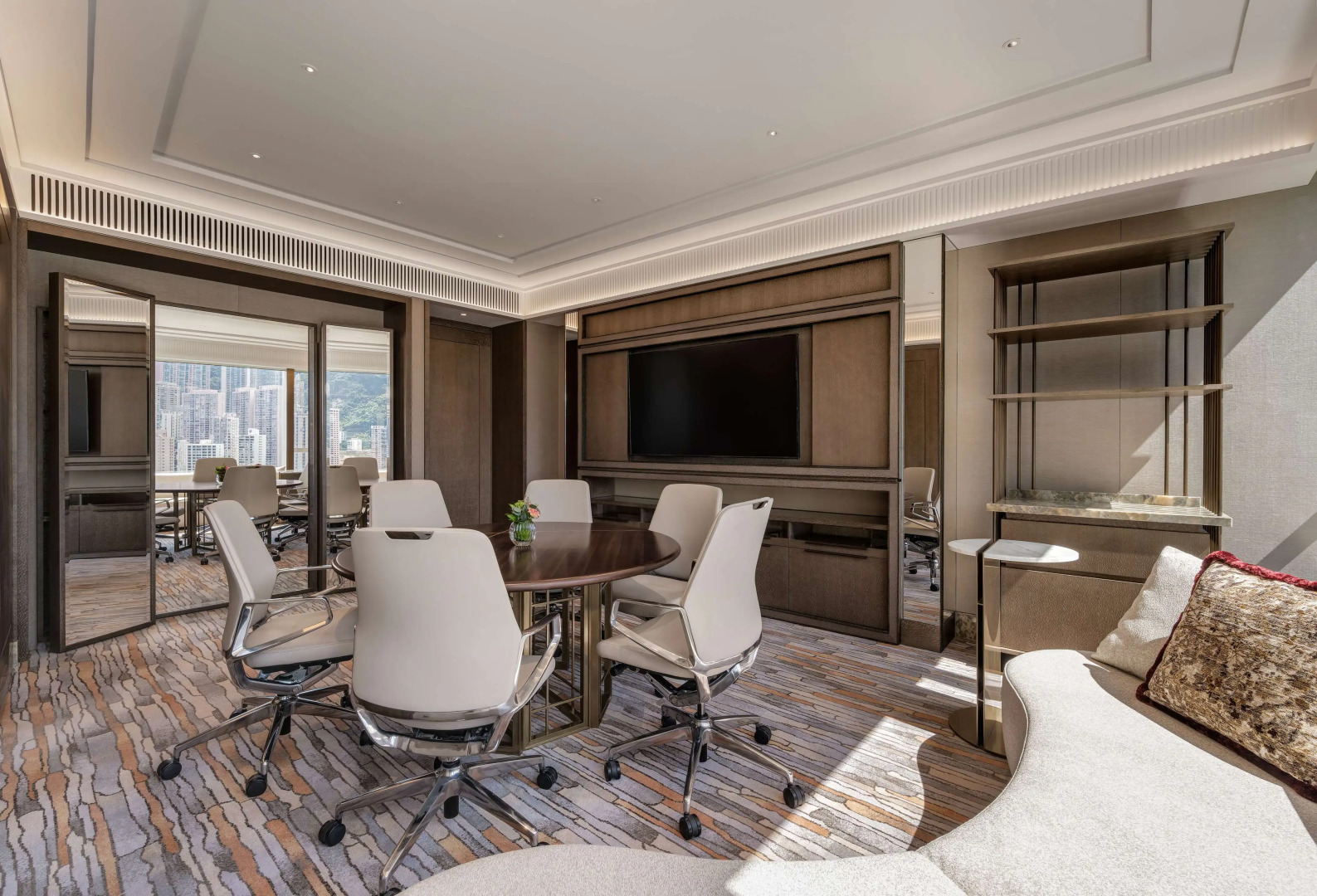 Island Shangri-La, Hong Kong