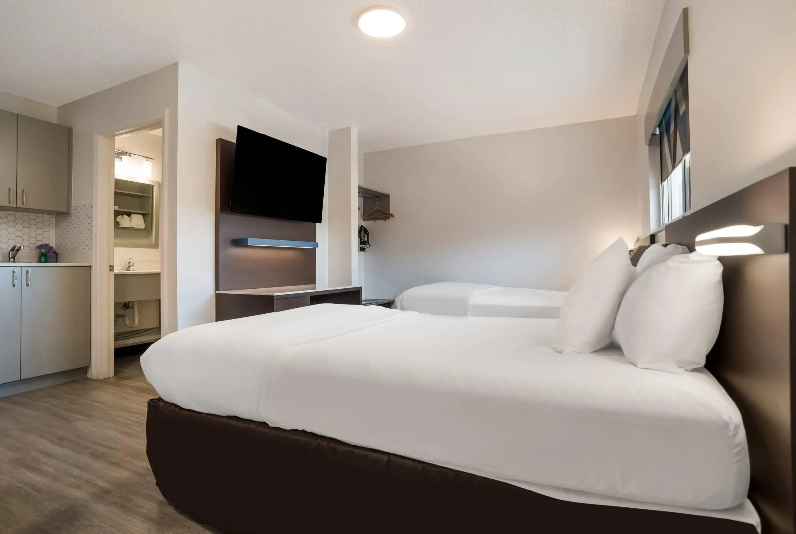 Suburban Studios Biloxi North Area