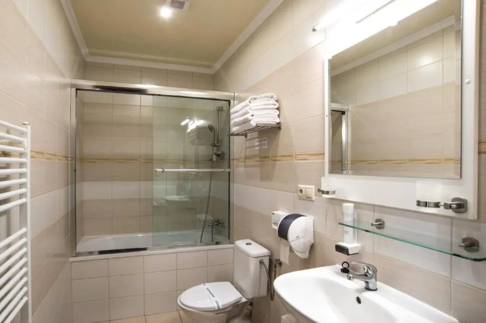 Corvin Pension And Restaurant