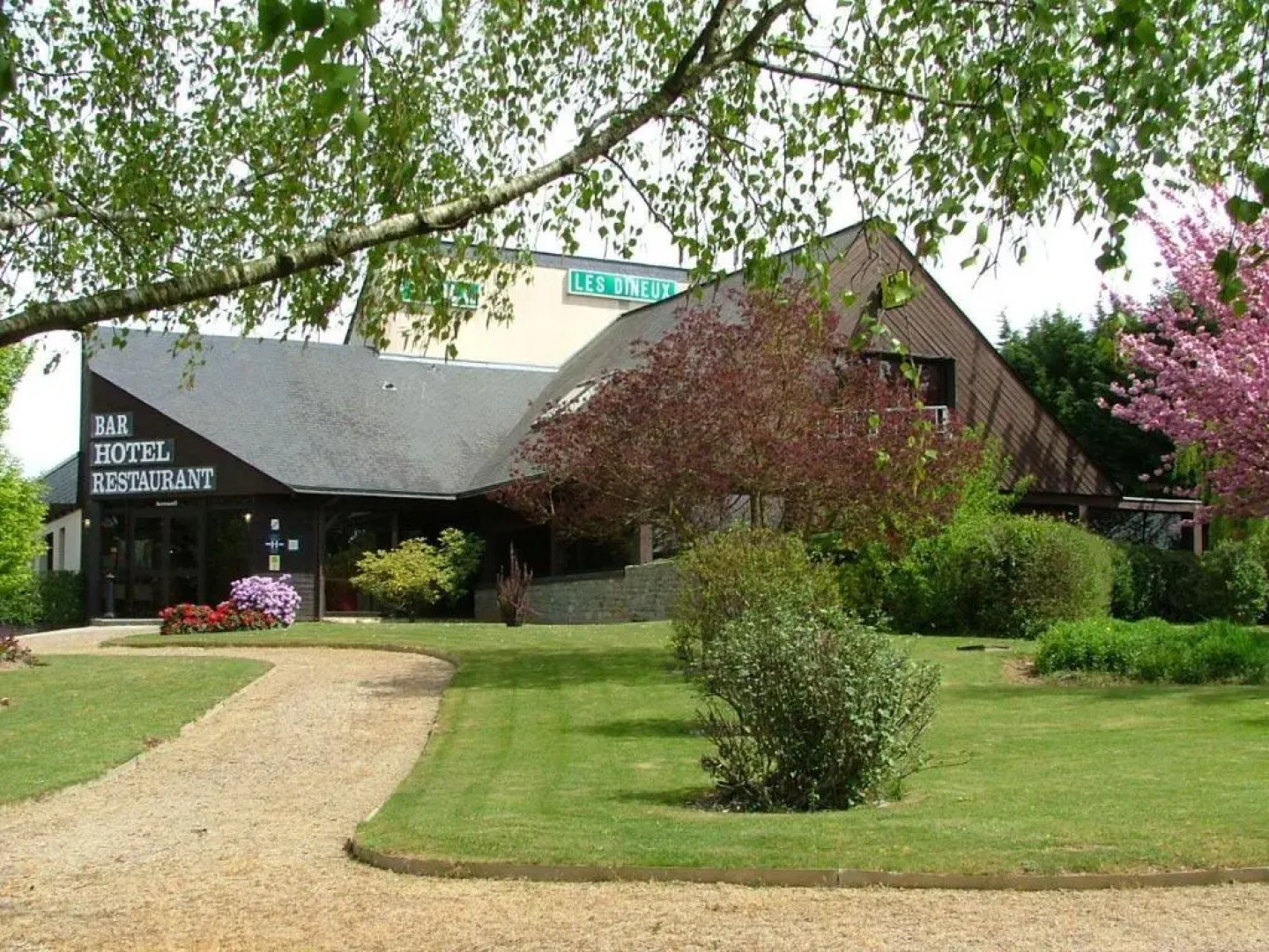 LOGIS Les Dineux Village