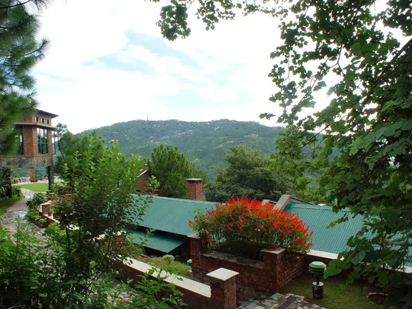 Baikunth Resorts, Kasauli