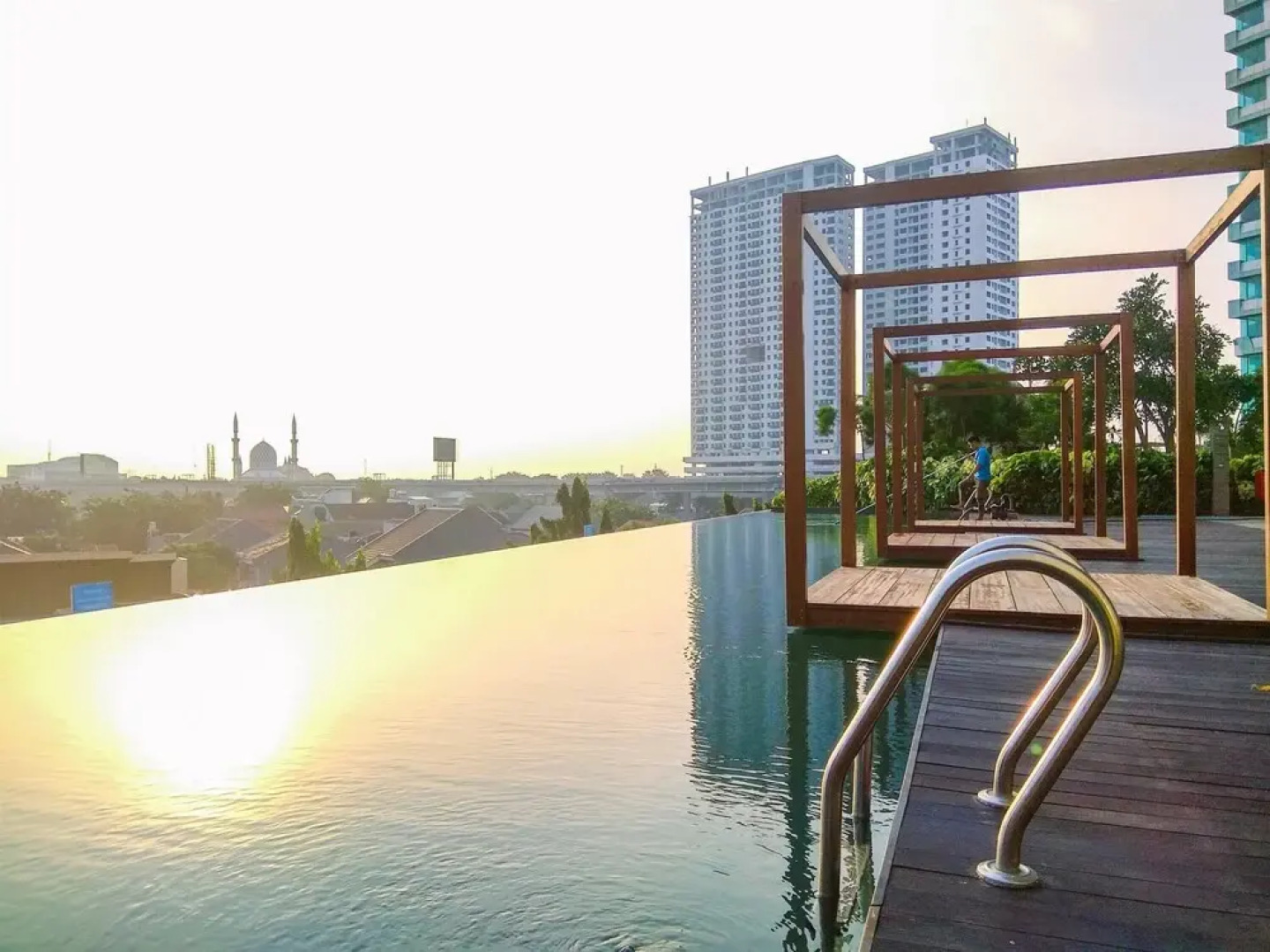 Barclay South Tower 2BR Apartment @ Grand Kamala Lagoon
