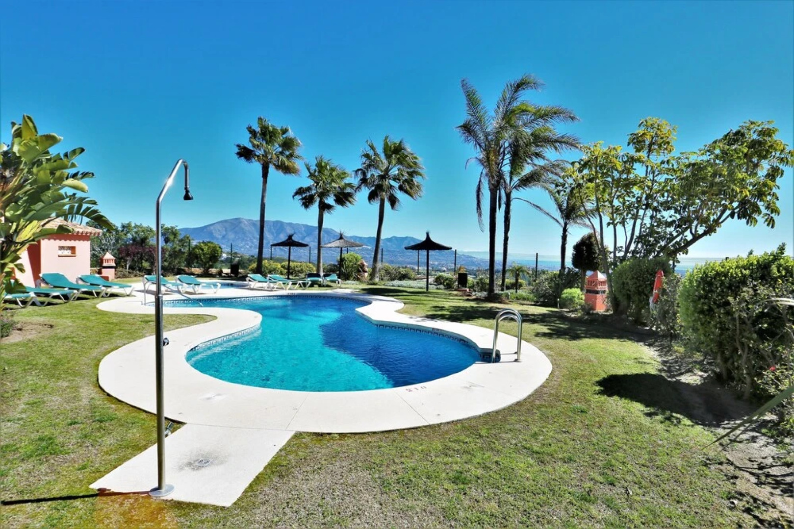 2 Bed Apartment with Mountain and Sea Views VDS33