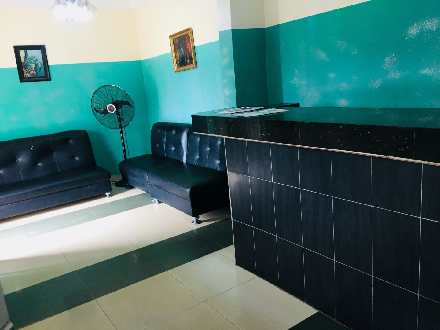 Mignonette Hotel & Suites