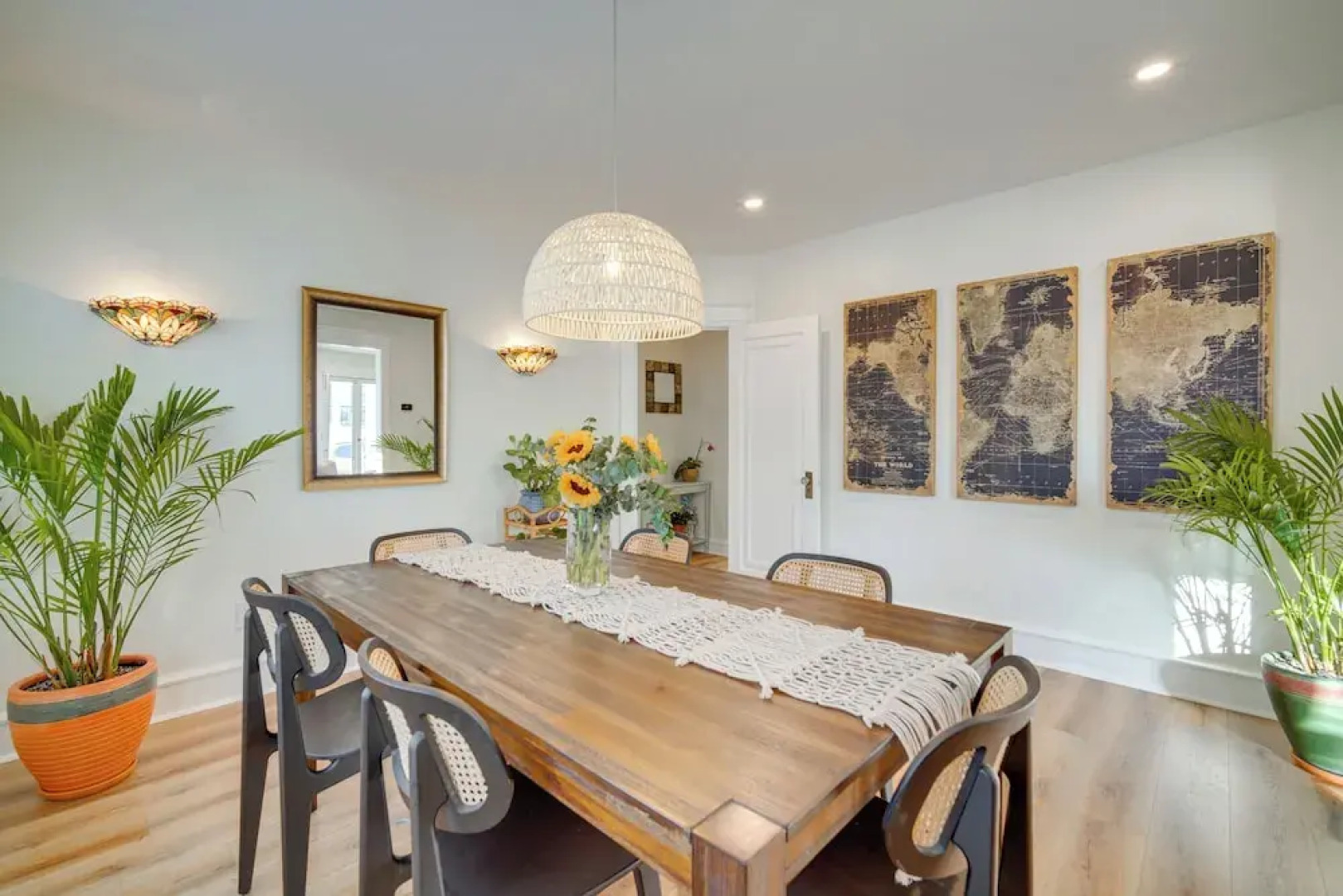 Walk to Beach: Dog-friendly Ventnor City Retreat!