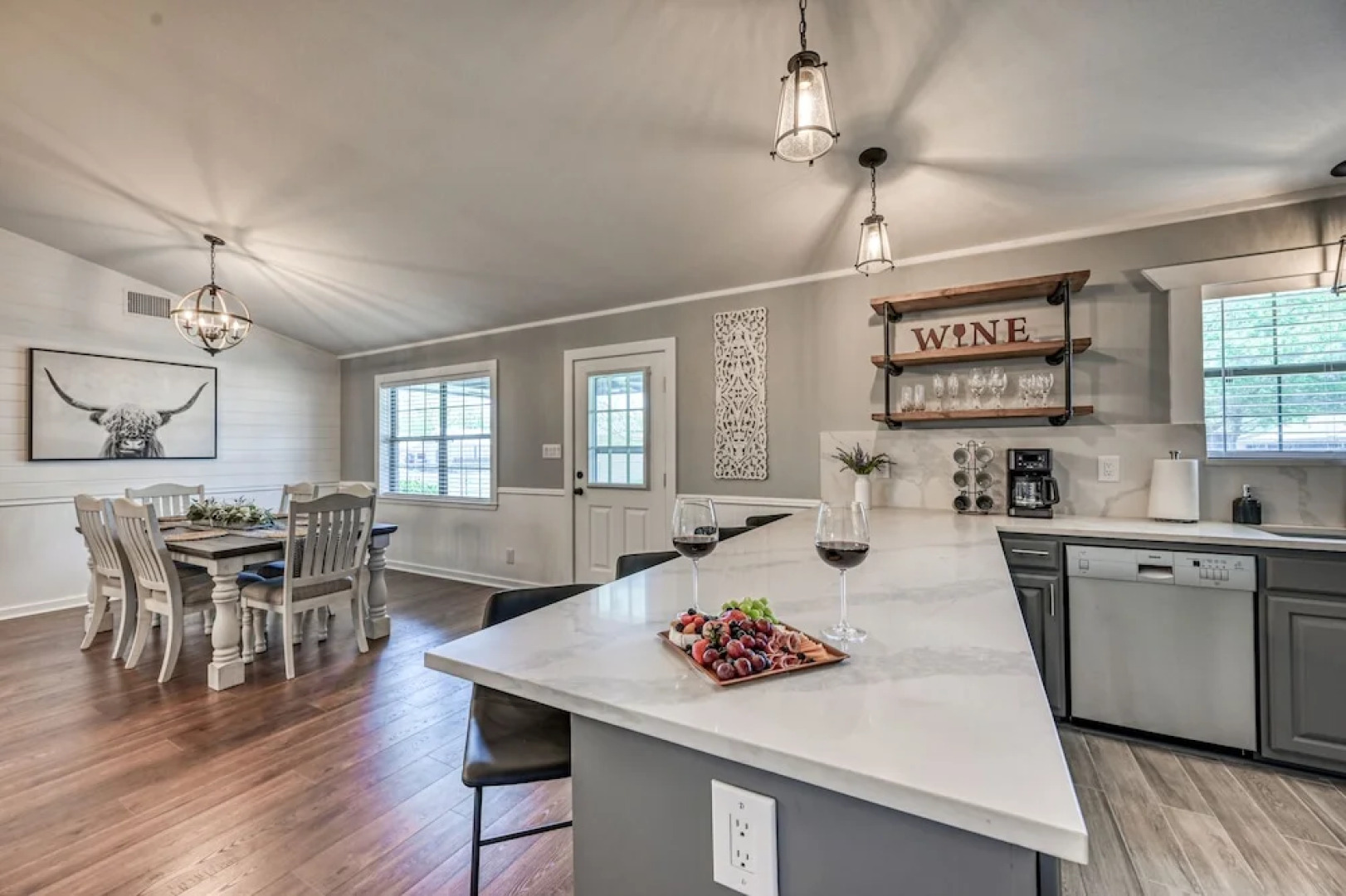 Wow! Exceptional House With Inviting Fire Pit!