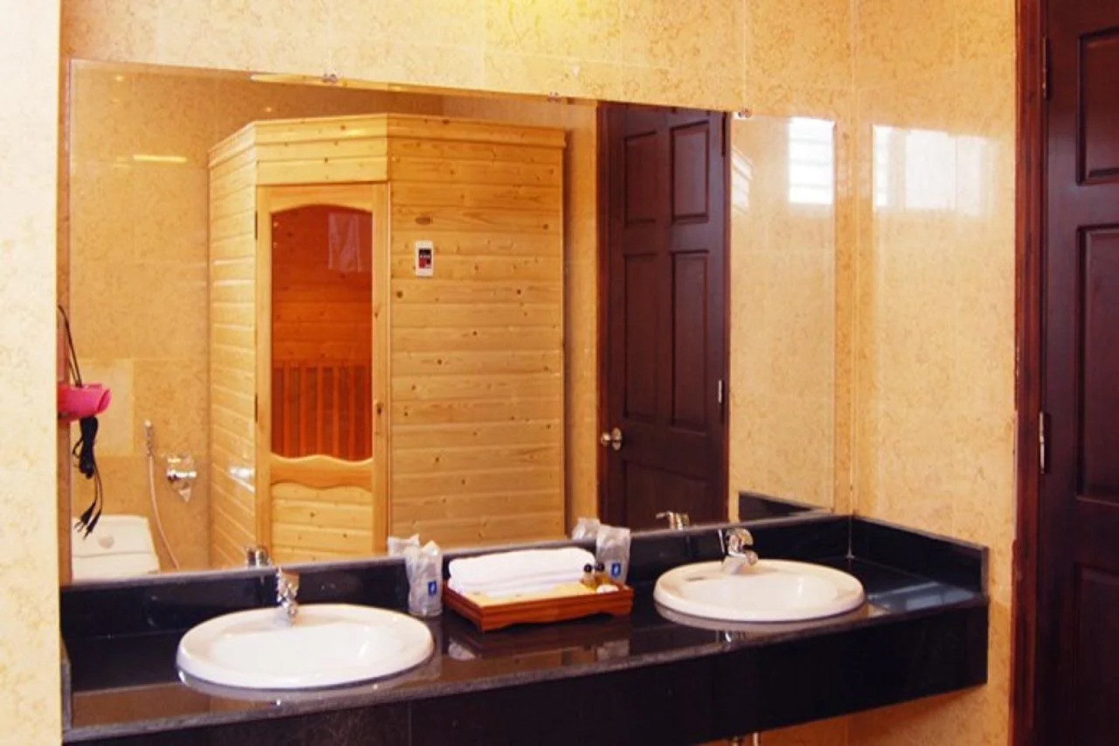 Thien An Riverside Hotel