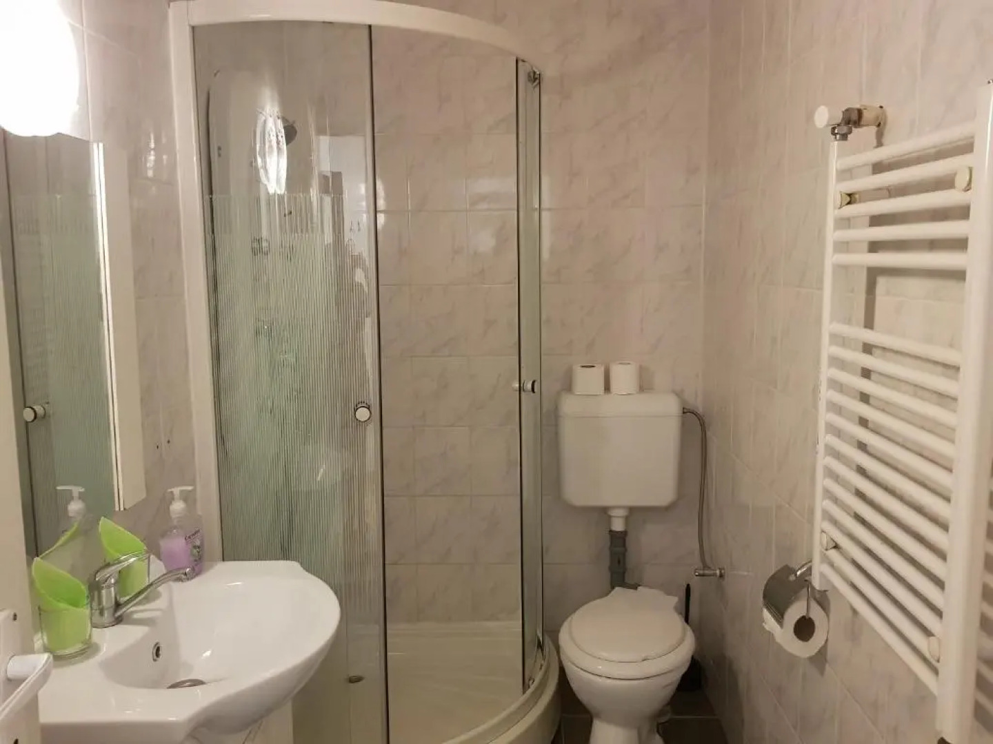 Pensiunea Rock and Red