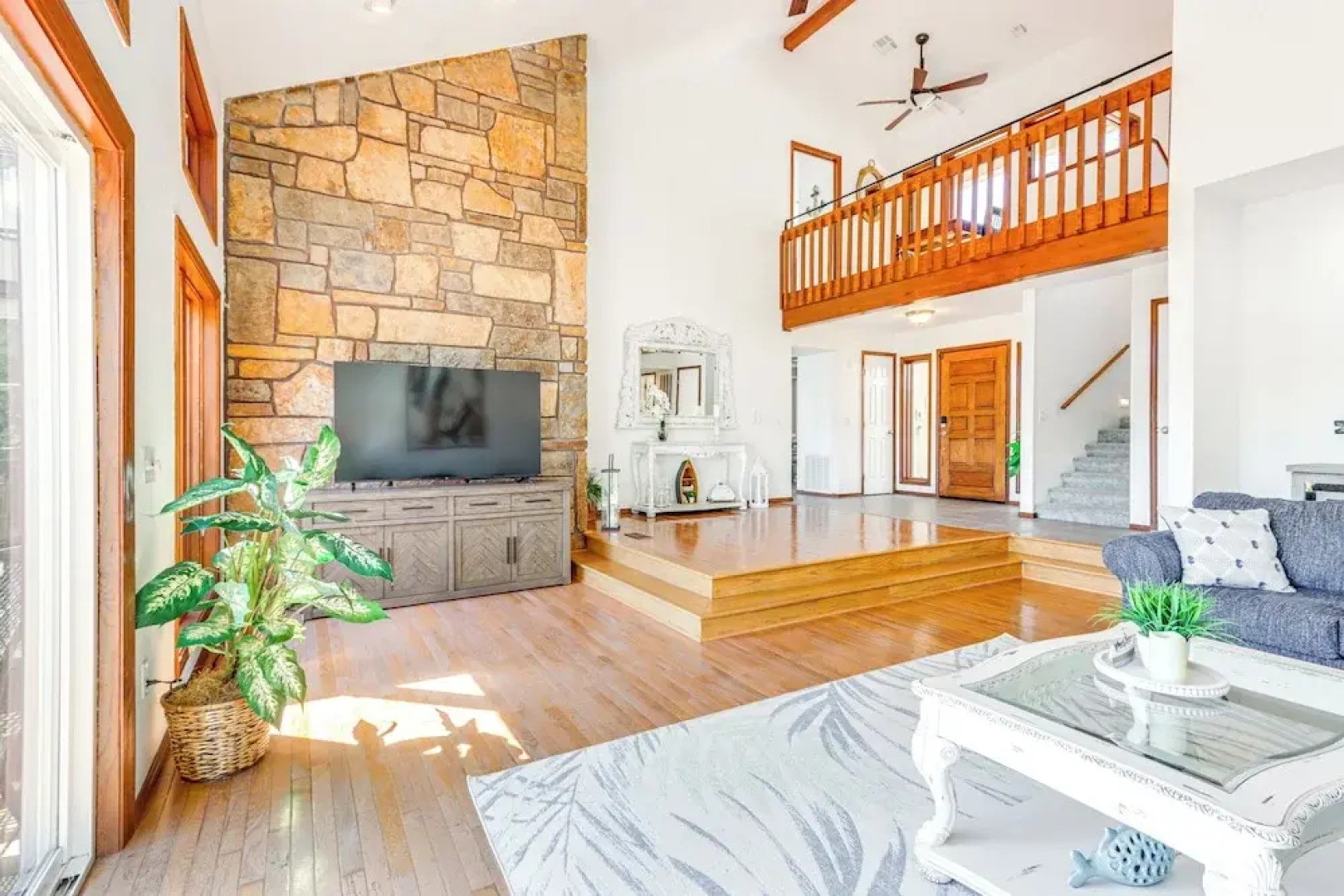 Swim & Boat Docks: Lakefront Gem in Bella Vista!