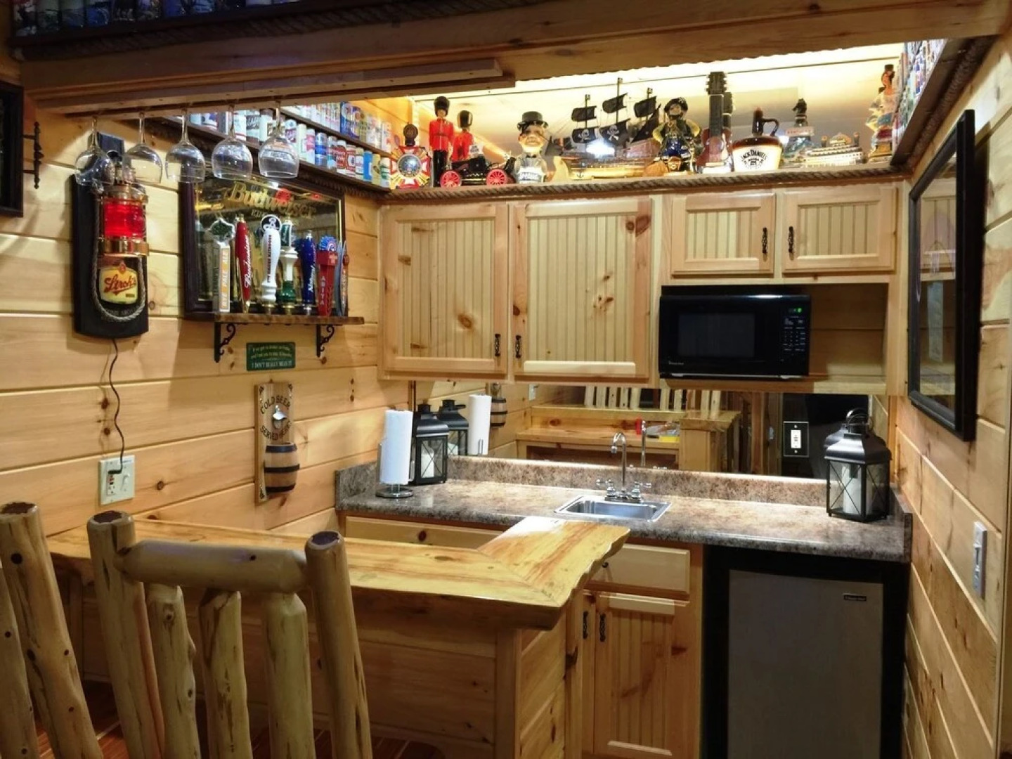 Captain Morley`s Mountain Inn