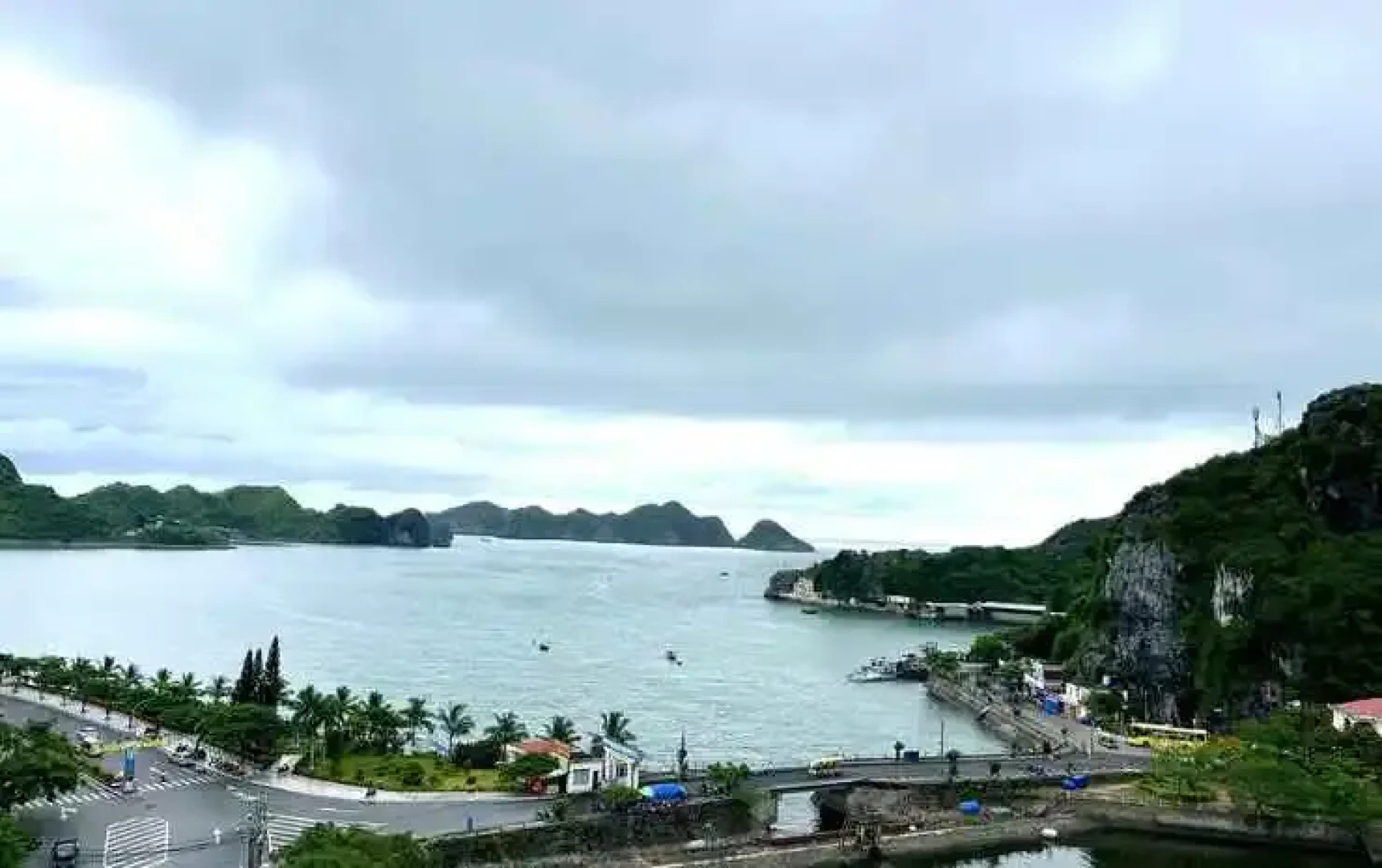 Cat Ba Rosalia Hotel