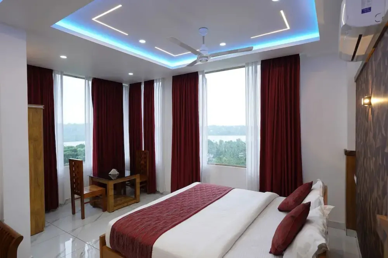 Parassini Tourist Home