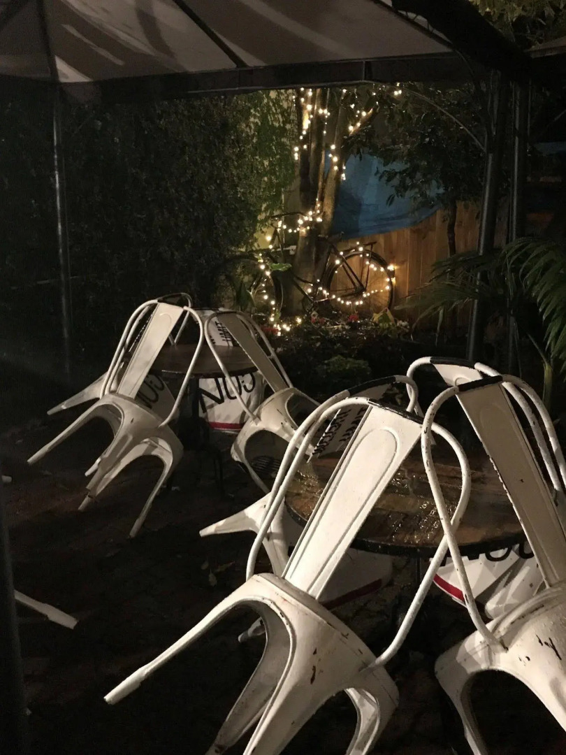 The Innbetween Lodge and Backpackers