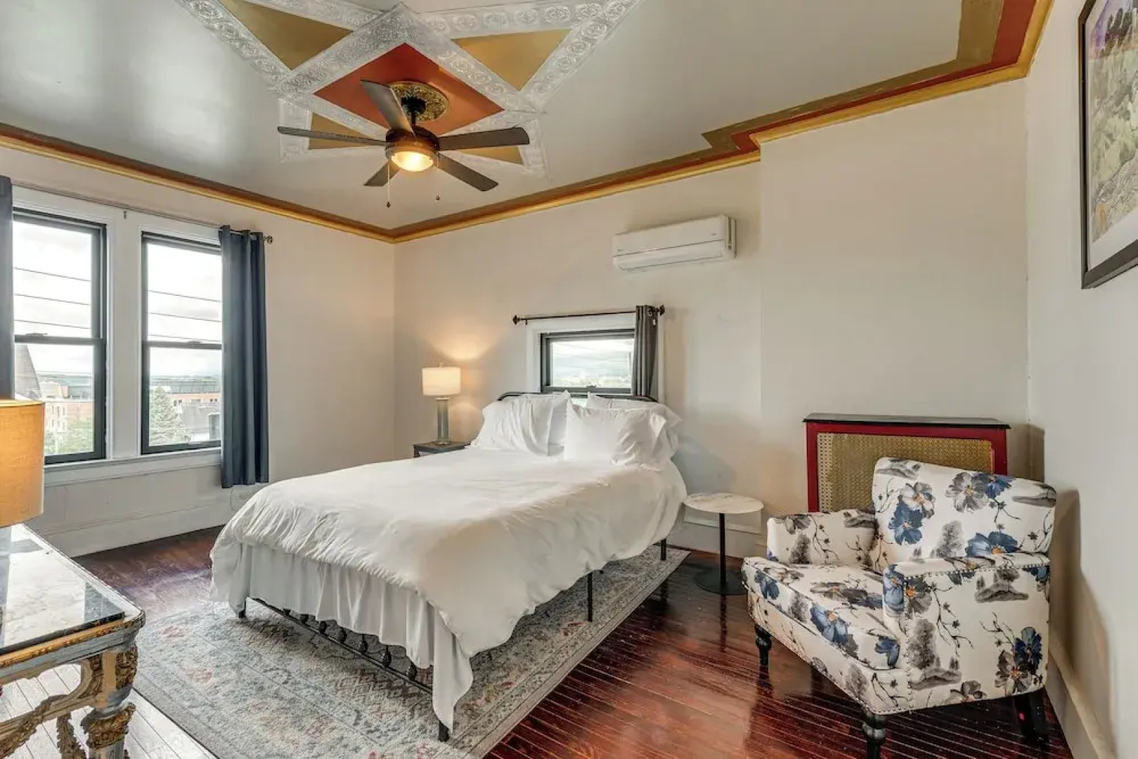 Near Downtown Scranton: Getaway w/ Patio