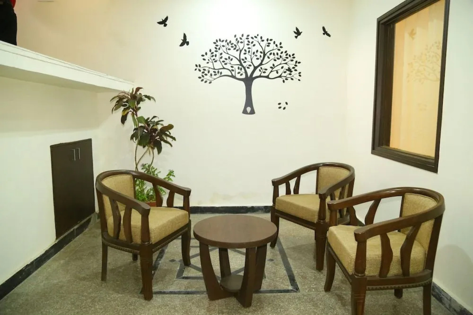 OYO 2690 Hotel Oscar Regency