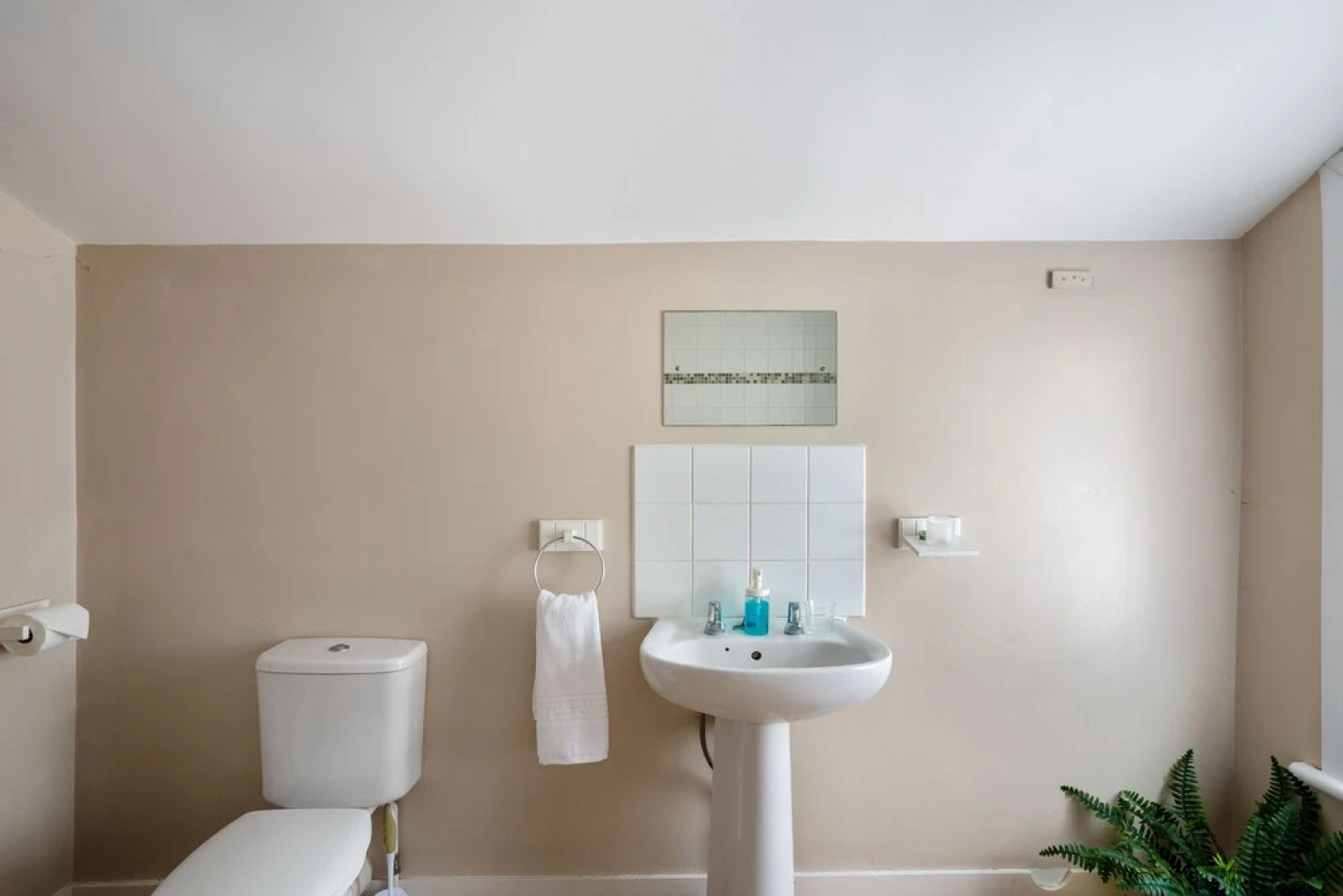 NEW Spacious 2BD House With Garden Gillingham Kent