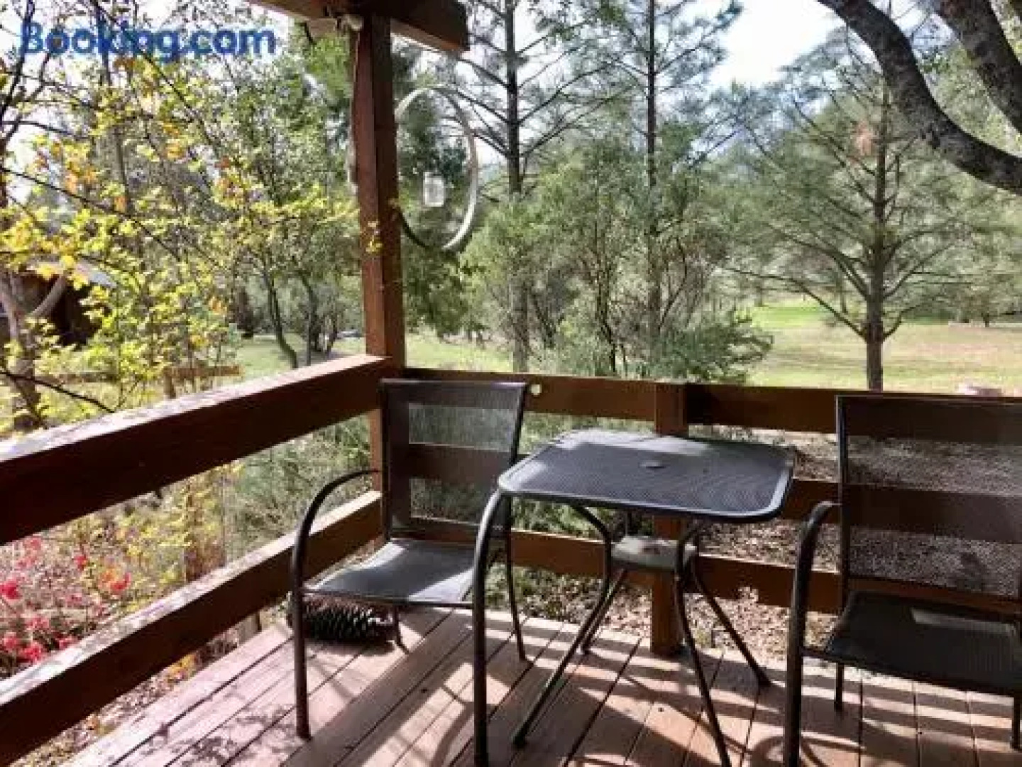 Sierra Mountain Lodge