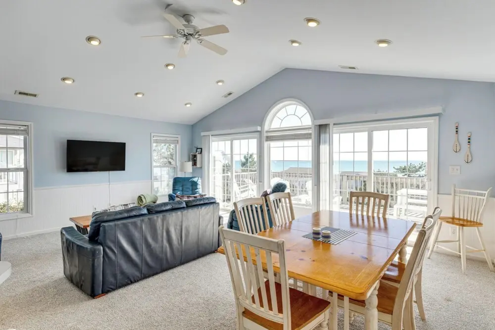 Steps to Beach: Emerald Isle Home w/ Deck!