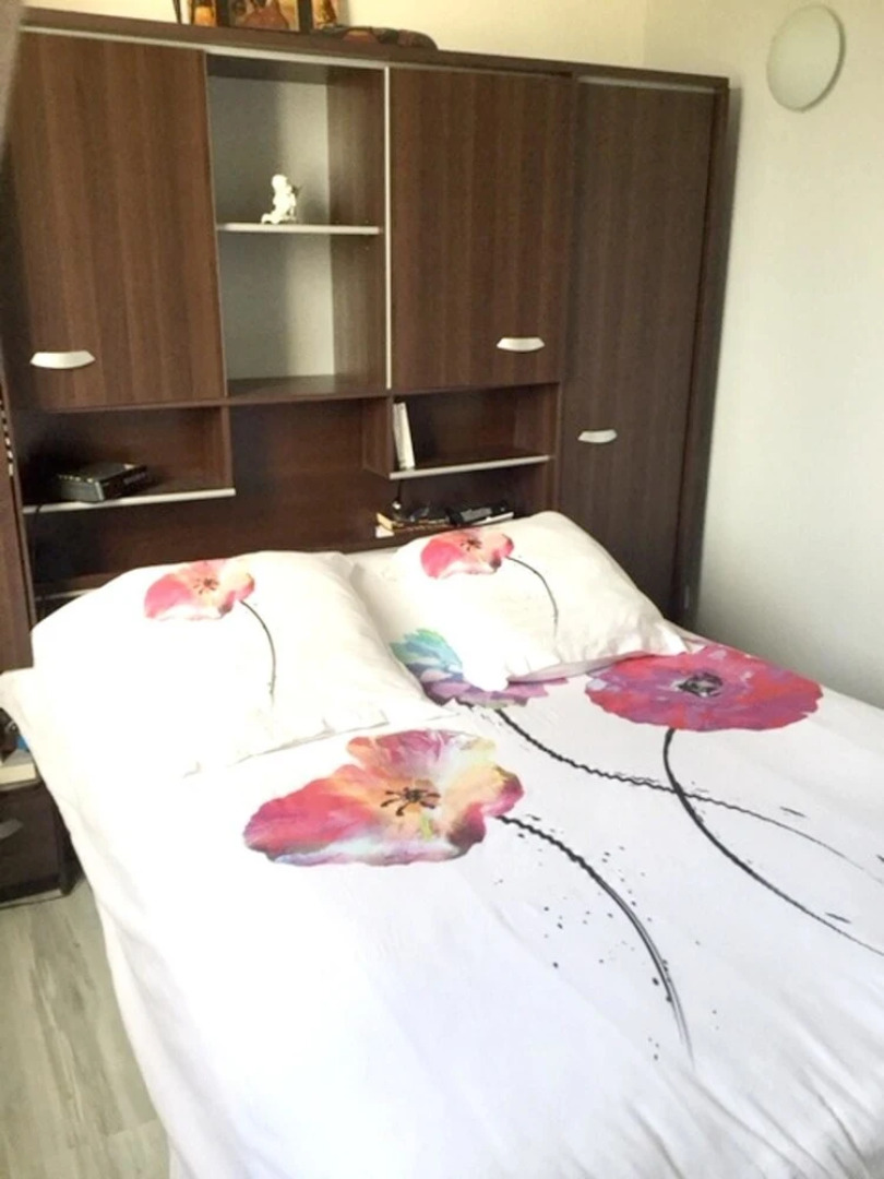 House With 4 Bedrooms in Roquemaure, With Pool Access, Enclosed Garden