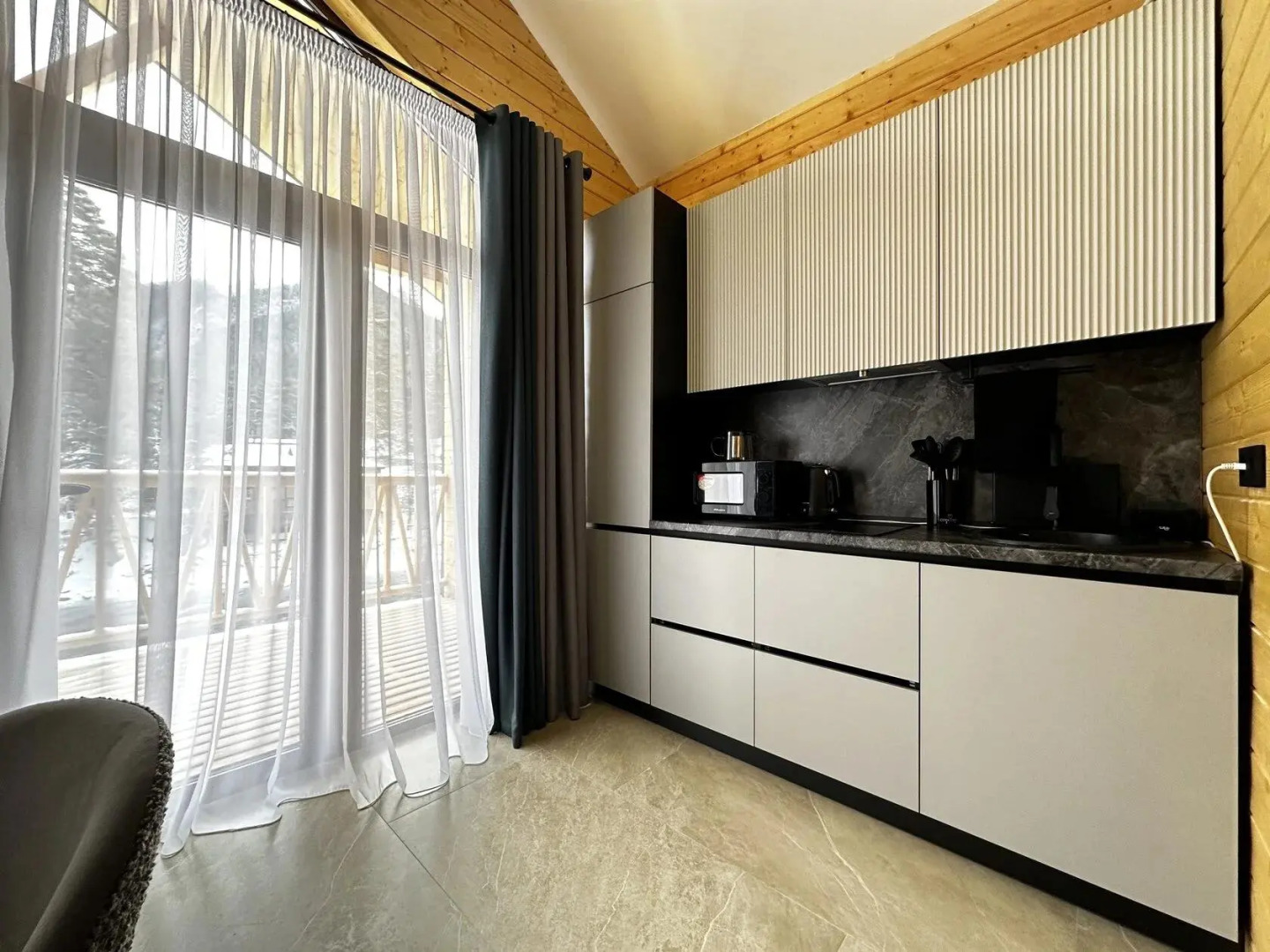 River & House (Ривер Хаус)