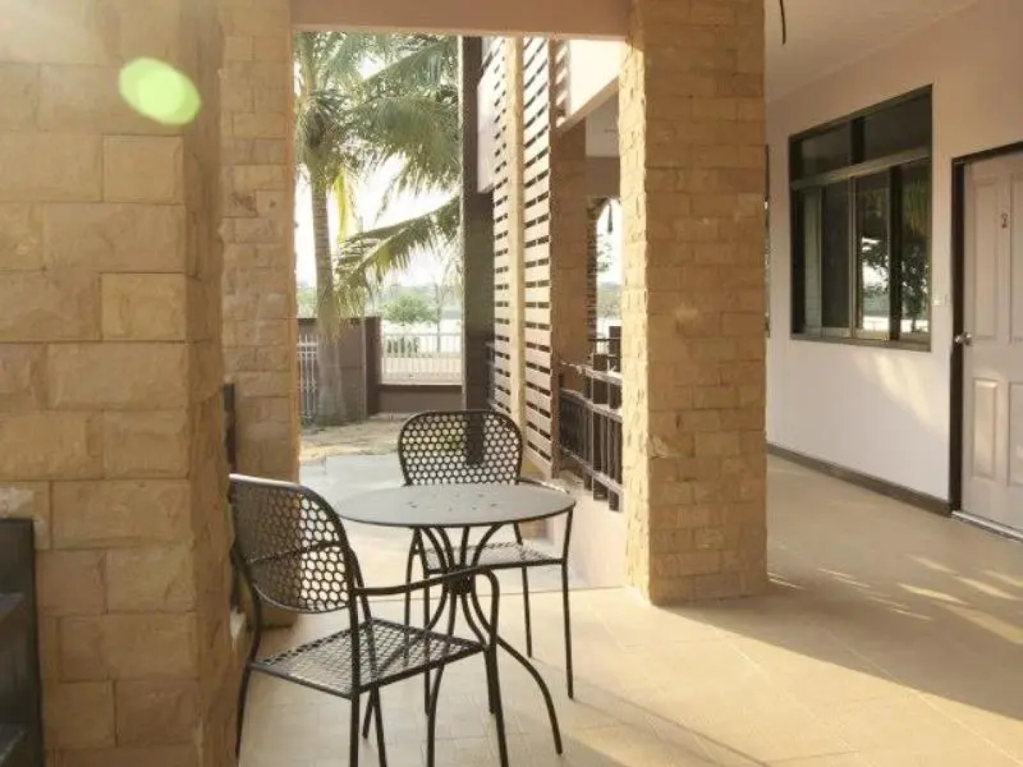 Suporn Lakeview Serviced Apartment & Homestay