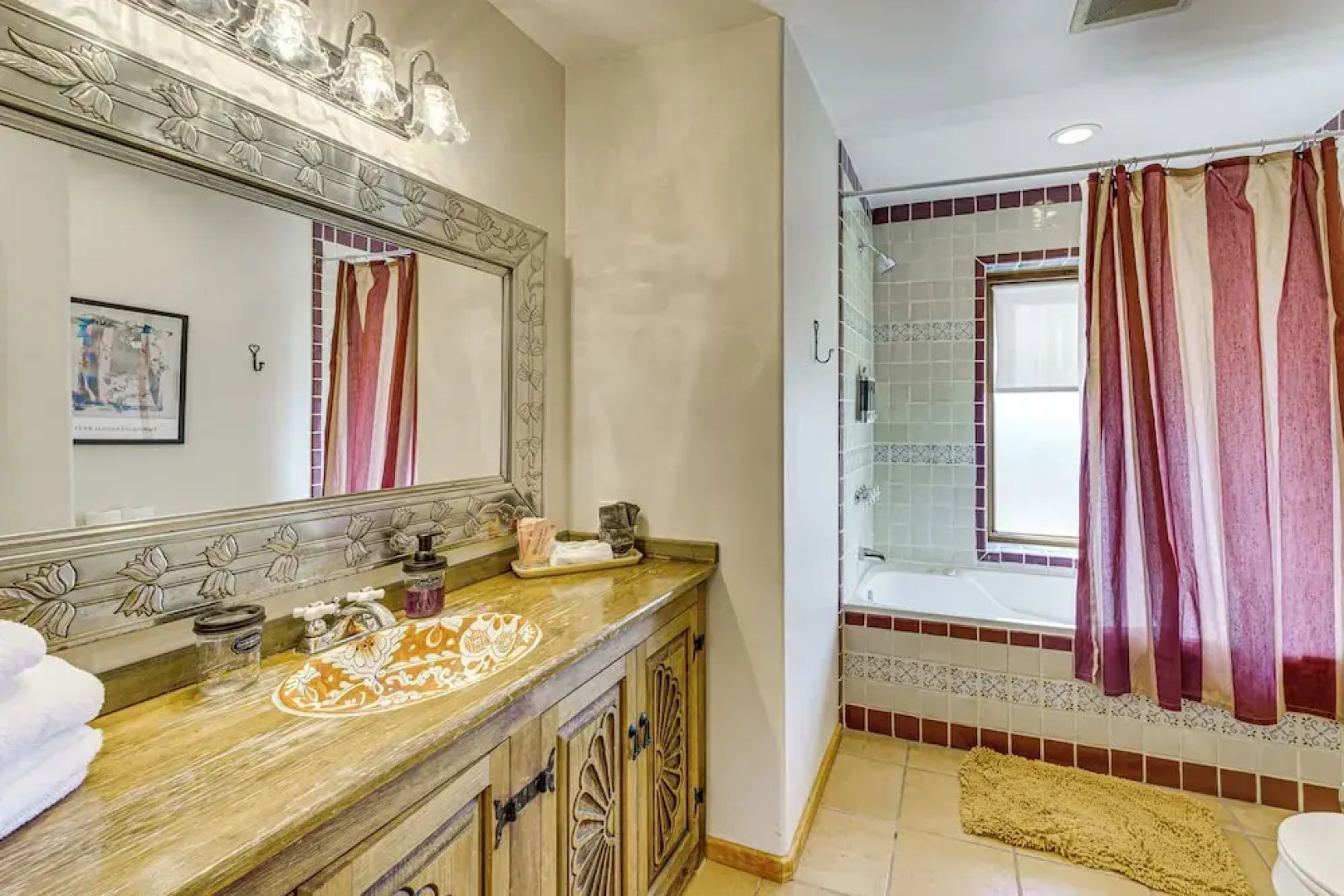 10 Mi to Taos Ski Valley: Mtn-view Duplex w/ Deck!