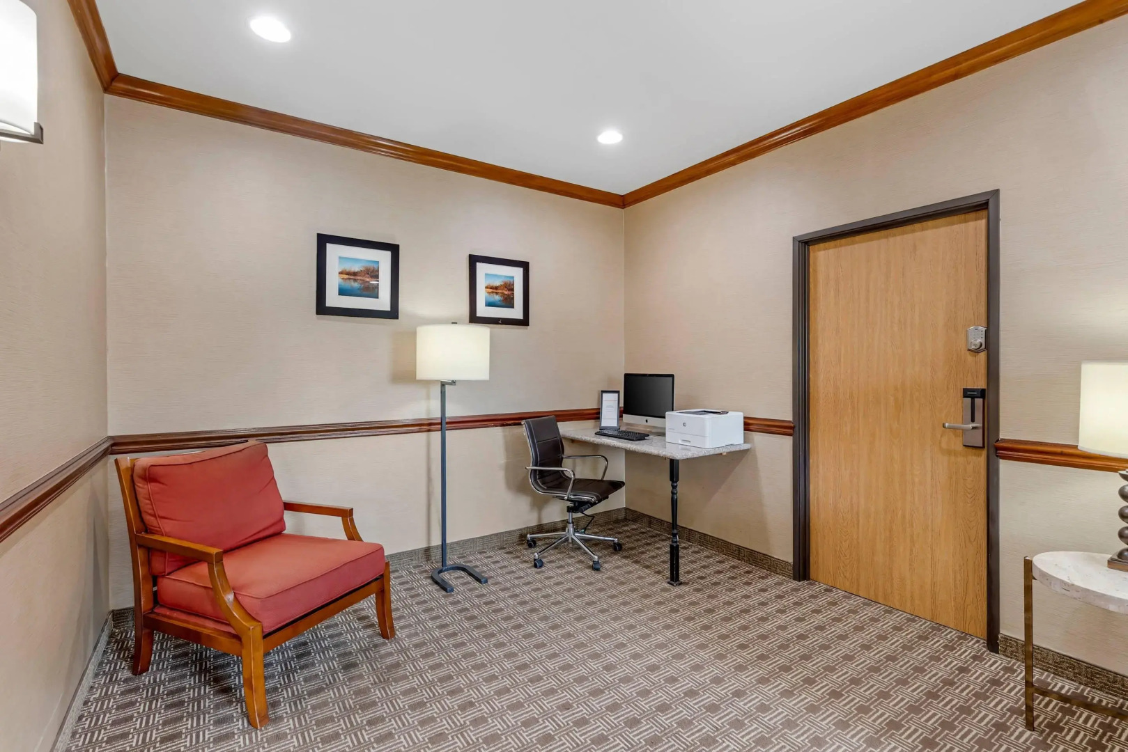 Comfort Inn & Suites East Moline near I-80
