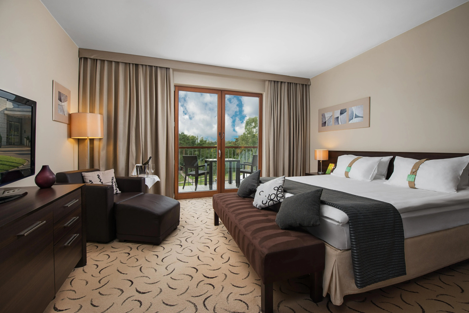 Holiday Inn Resort Warszawa Józefów**** by IHG