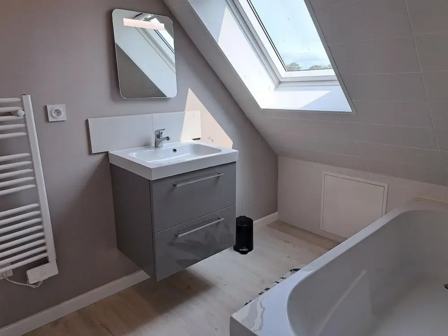 Comfortable Holiday Home Near the Beach