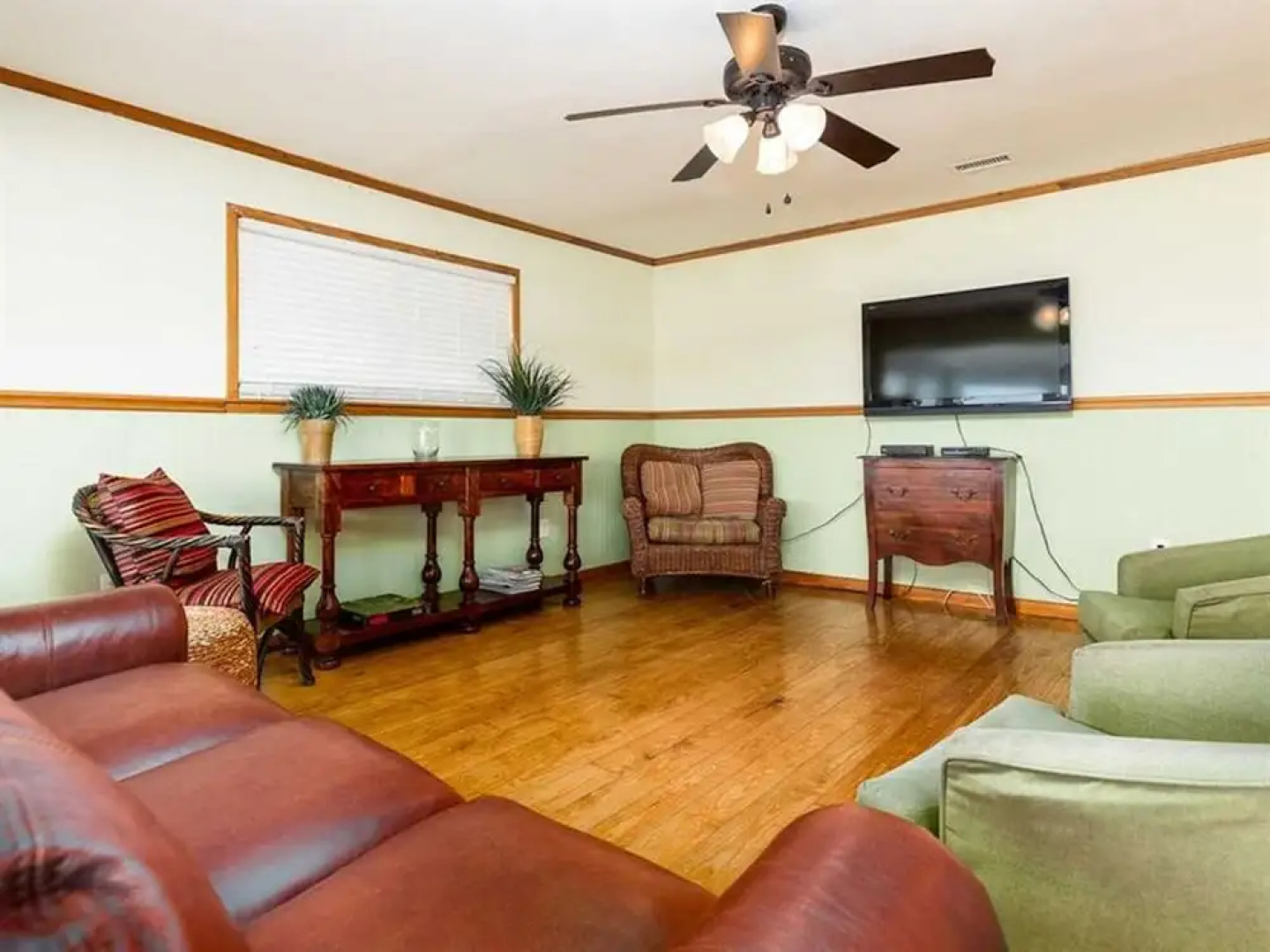 Surfin Inn by Meyer Vacation Rentals