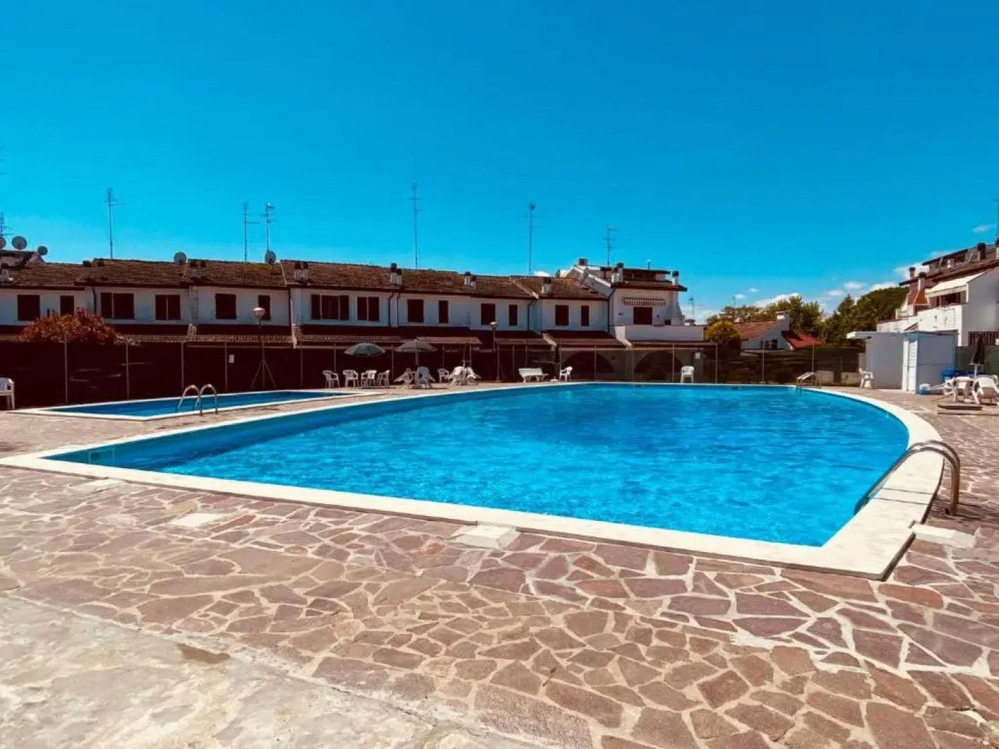 Appartamento 4 posti con piscina balcone e bbq