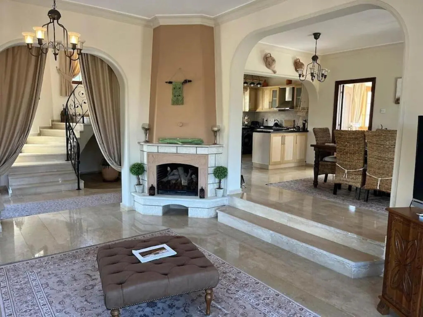 4 Bedroom (Sleeps 8) Villa in Esentepe