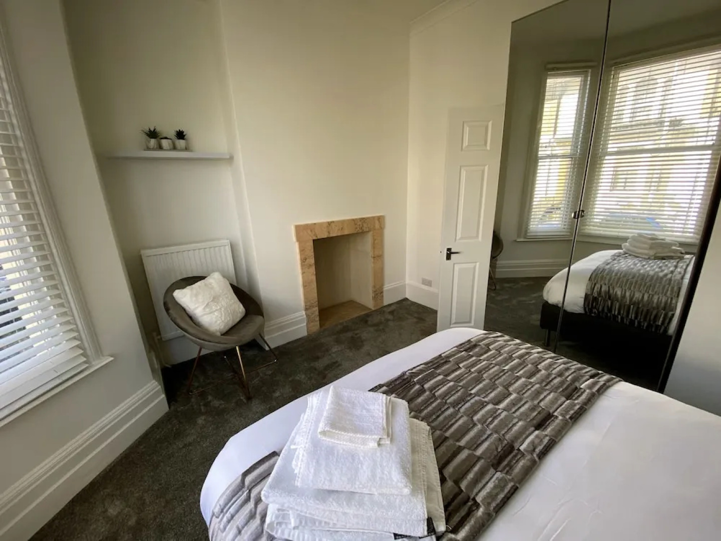 Stylish Apartment 16min from Stratford International