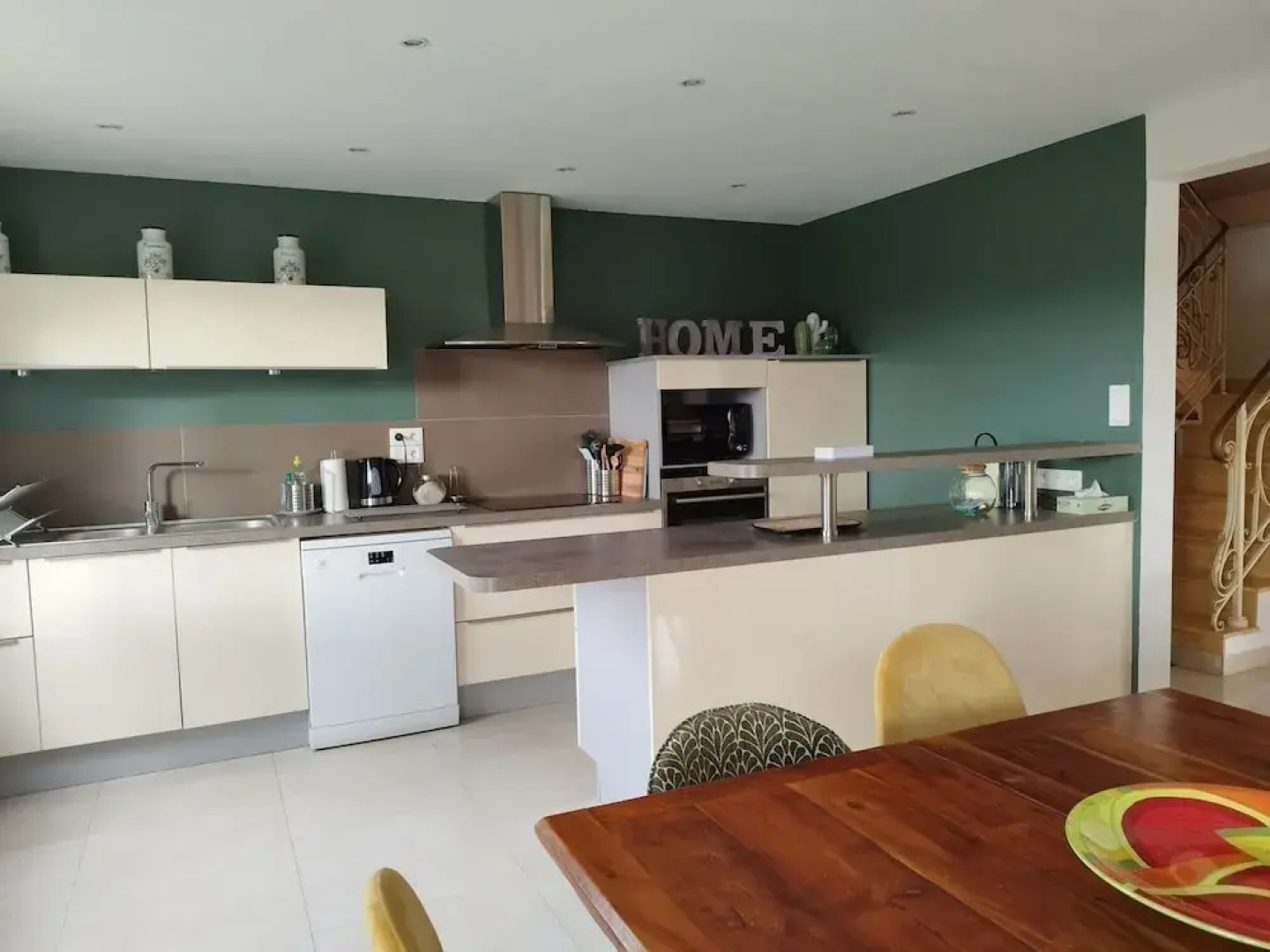 House in Breles Near Rock Beach & Amusement Park