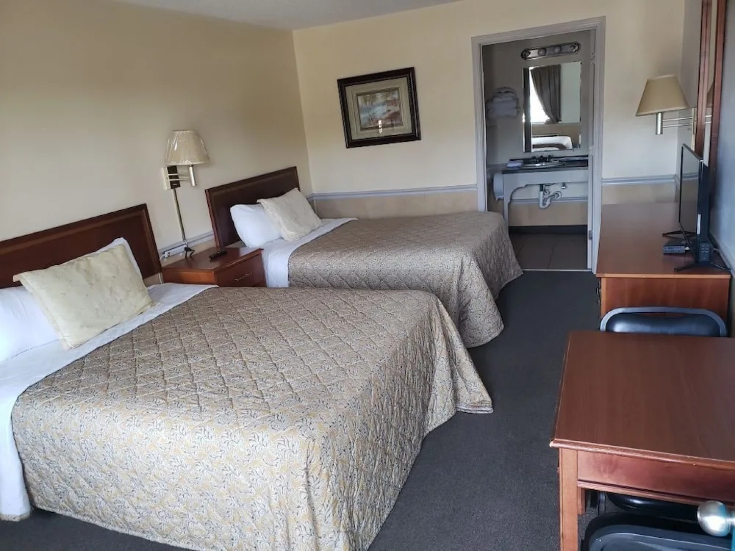 Traveler's Choice Motel