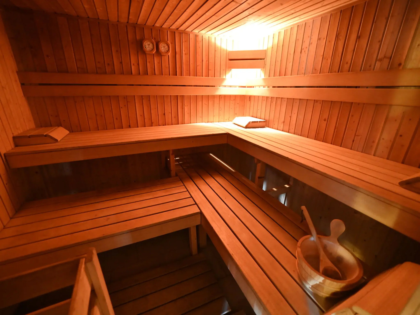 Spacious holiday home for 12 adults and 3 children with sauna / private pool